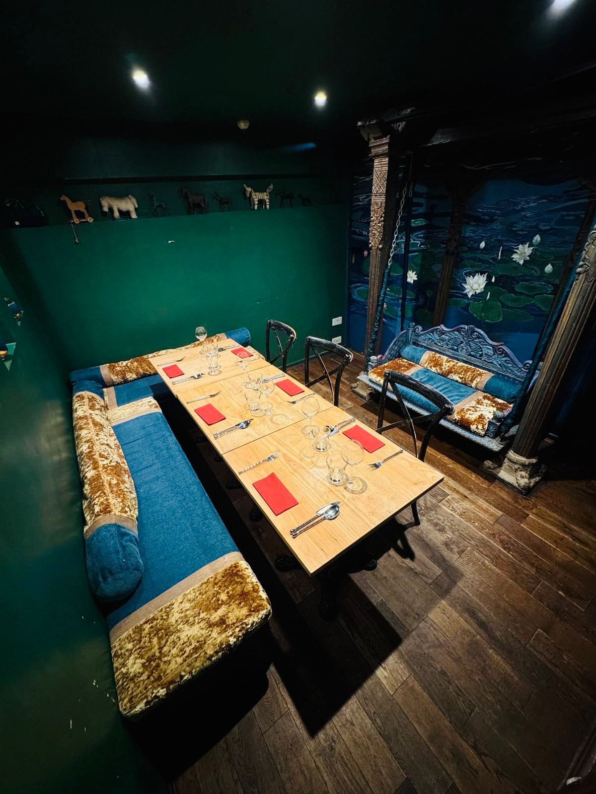 Private dining room 1