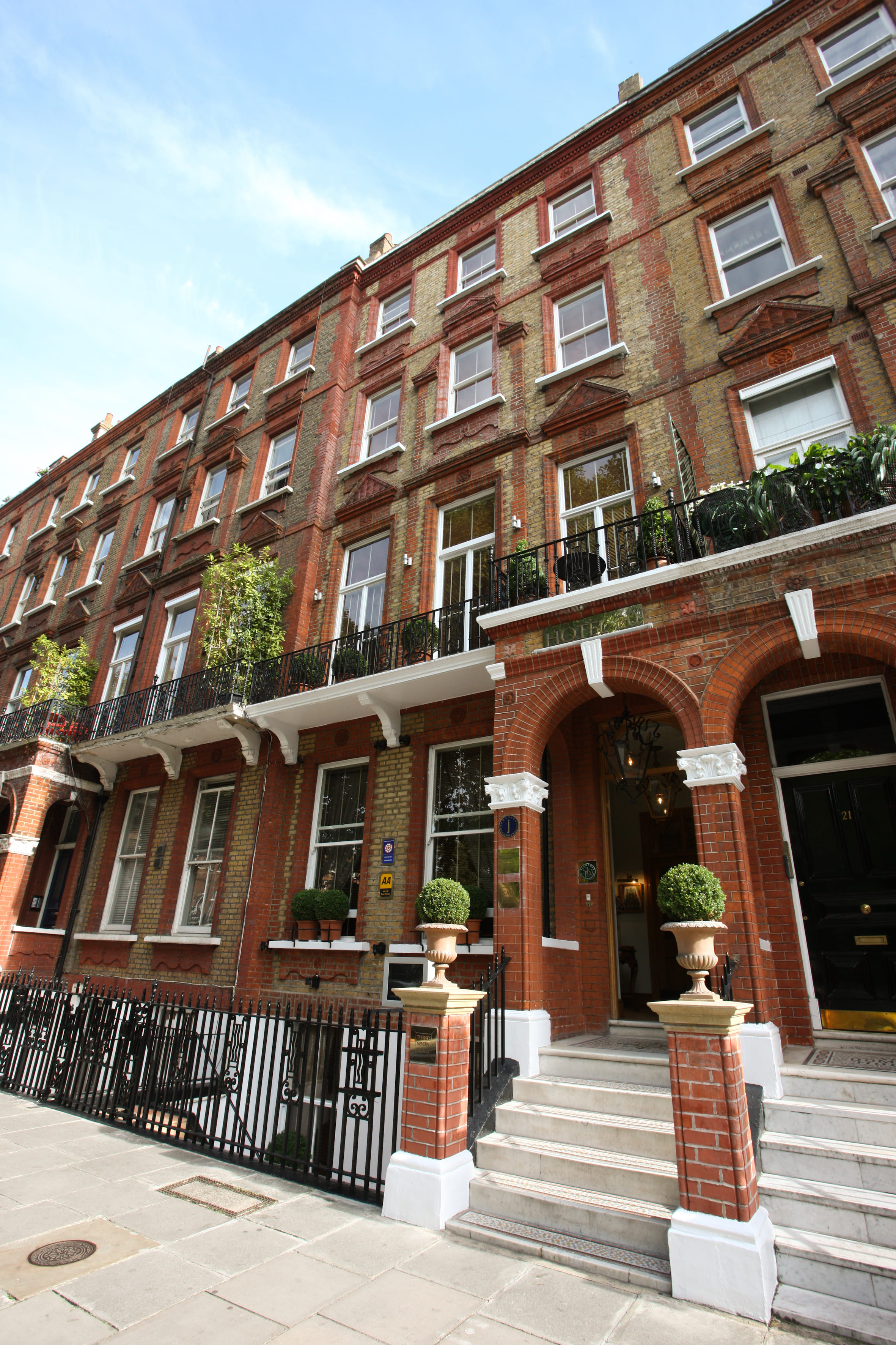 Twenty Nevern Square Hotel Conservatory 1