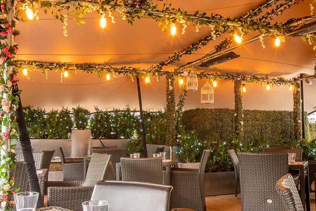 Rooftop Bar & Restaurant 0