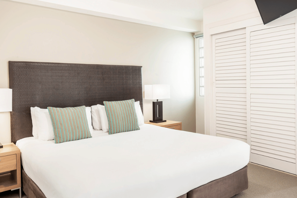 Harbour Room (Room 1) + Coral Room (Room 2) 5