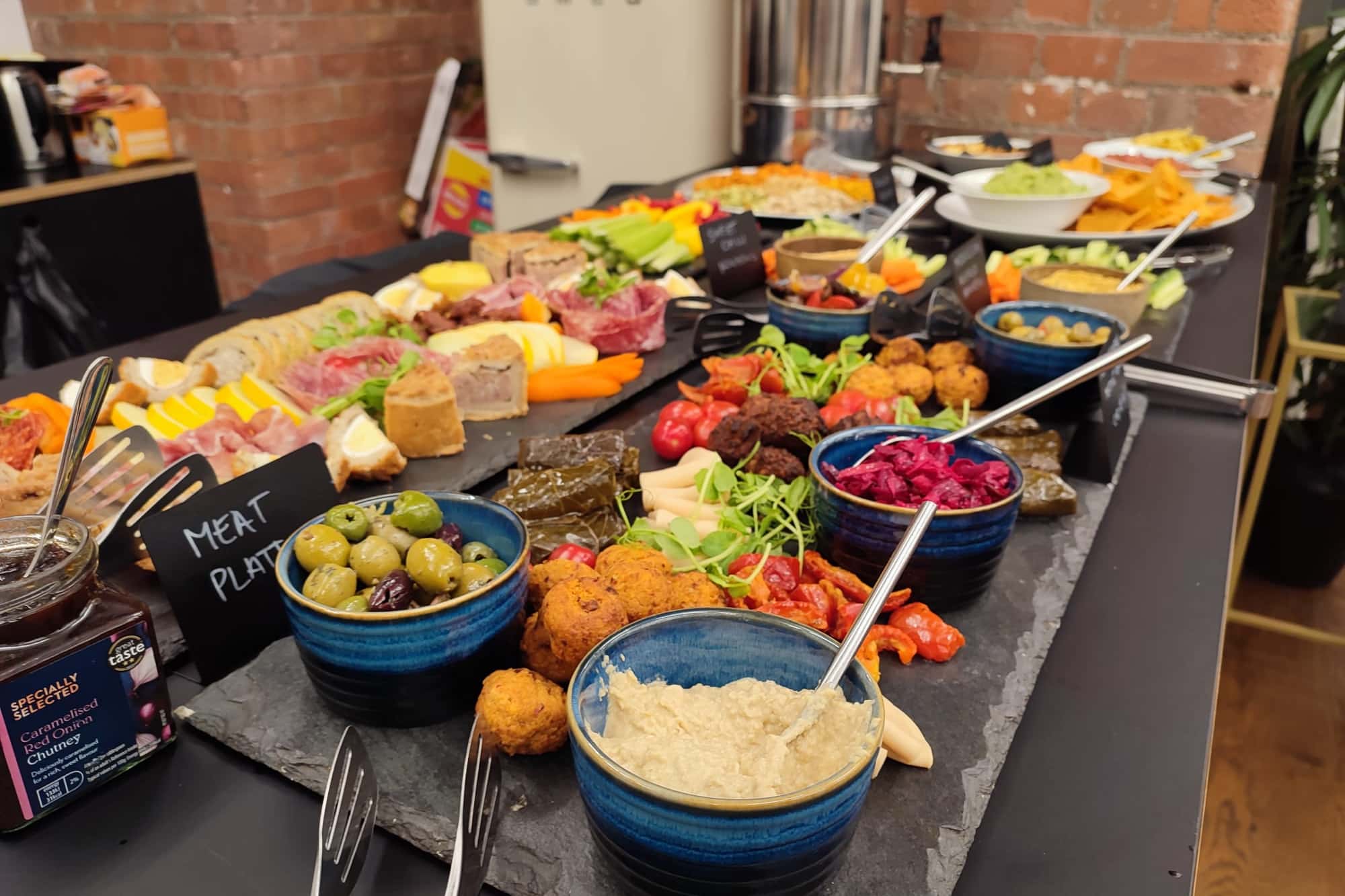 Ona.Location – A Stylish Space for Every Celebration 11