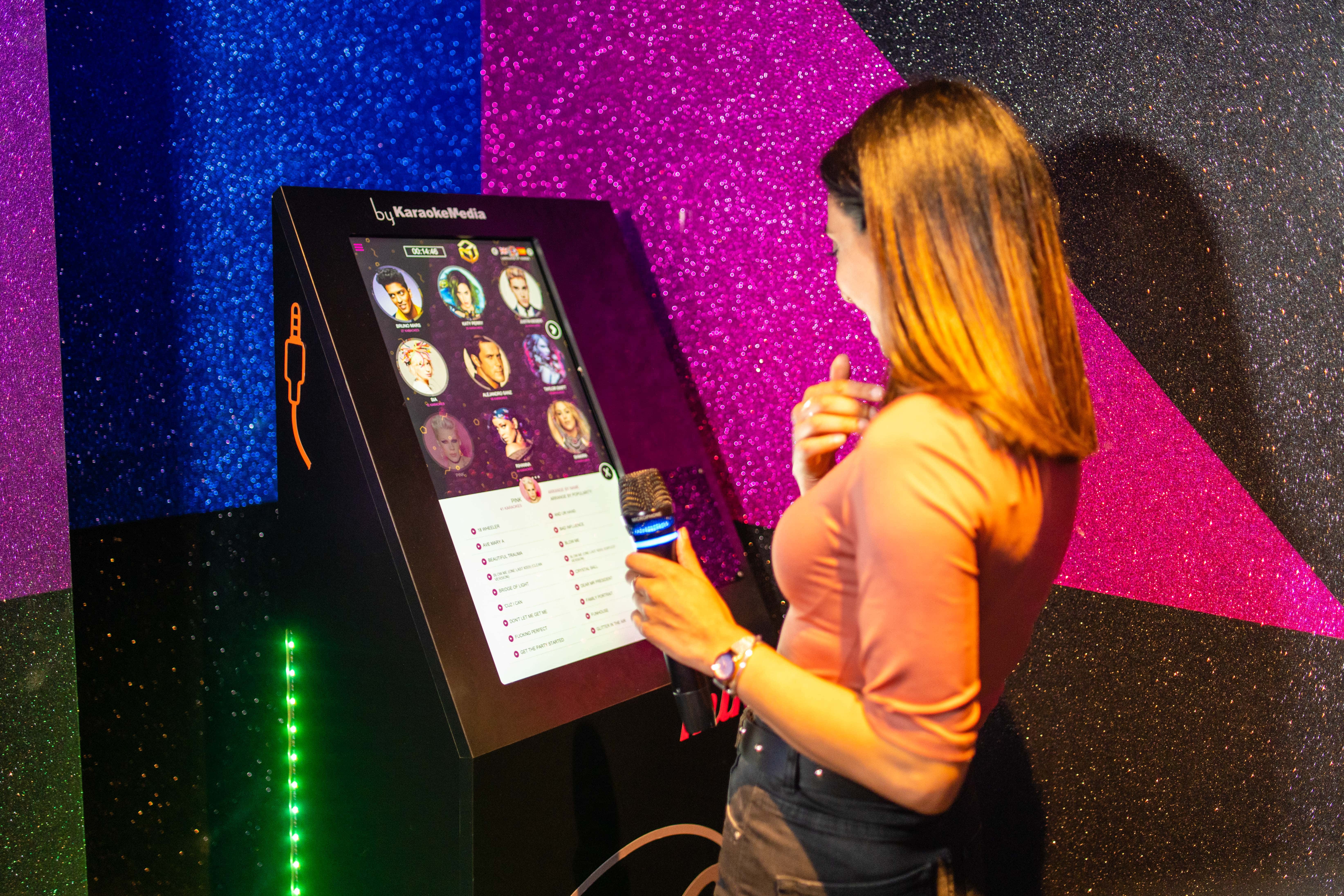 Bowl, Break & Sing 11