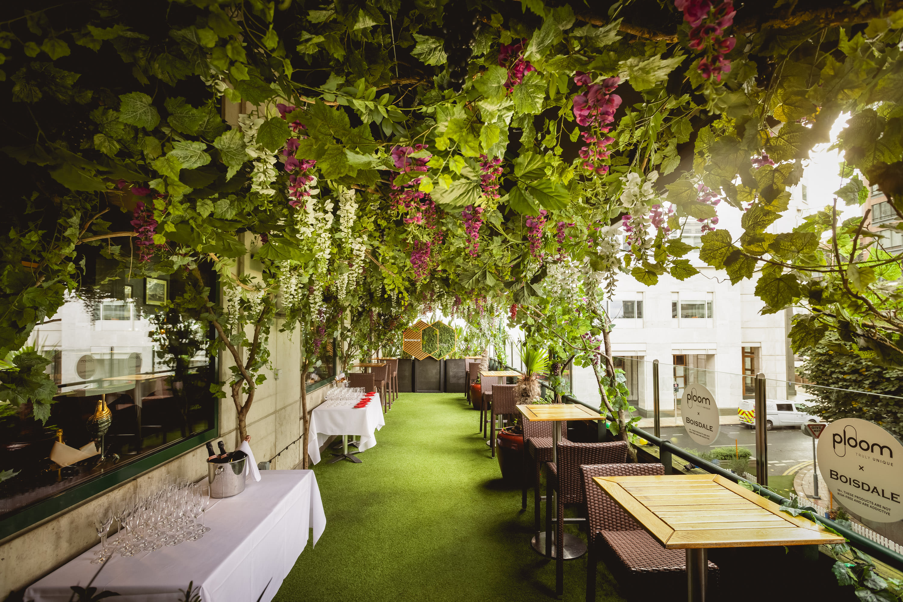 The Hine Bar & Garden Terrace 4