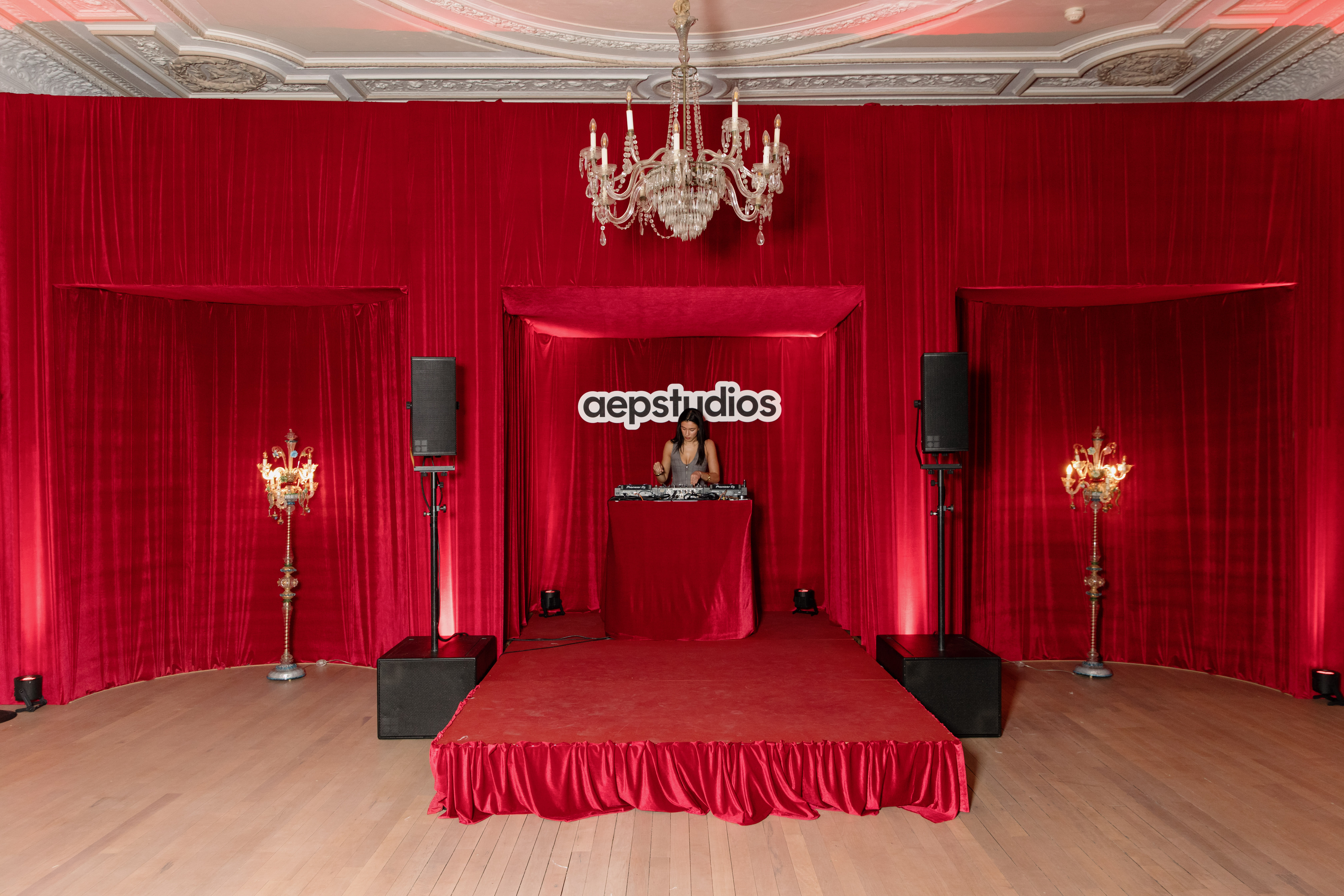 The Windsor Suite 14