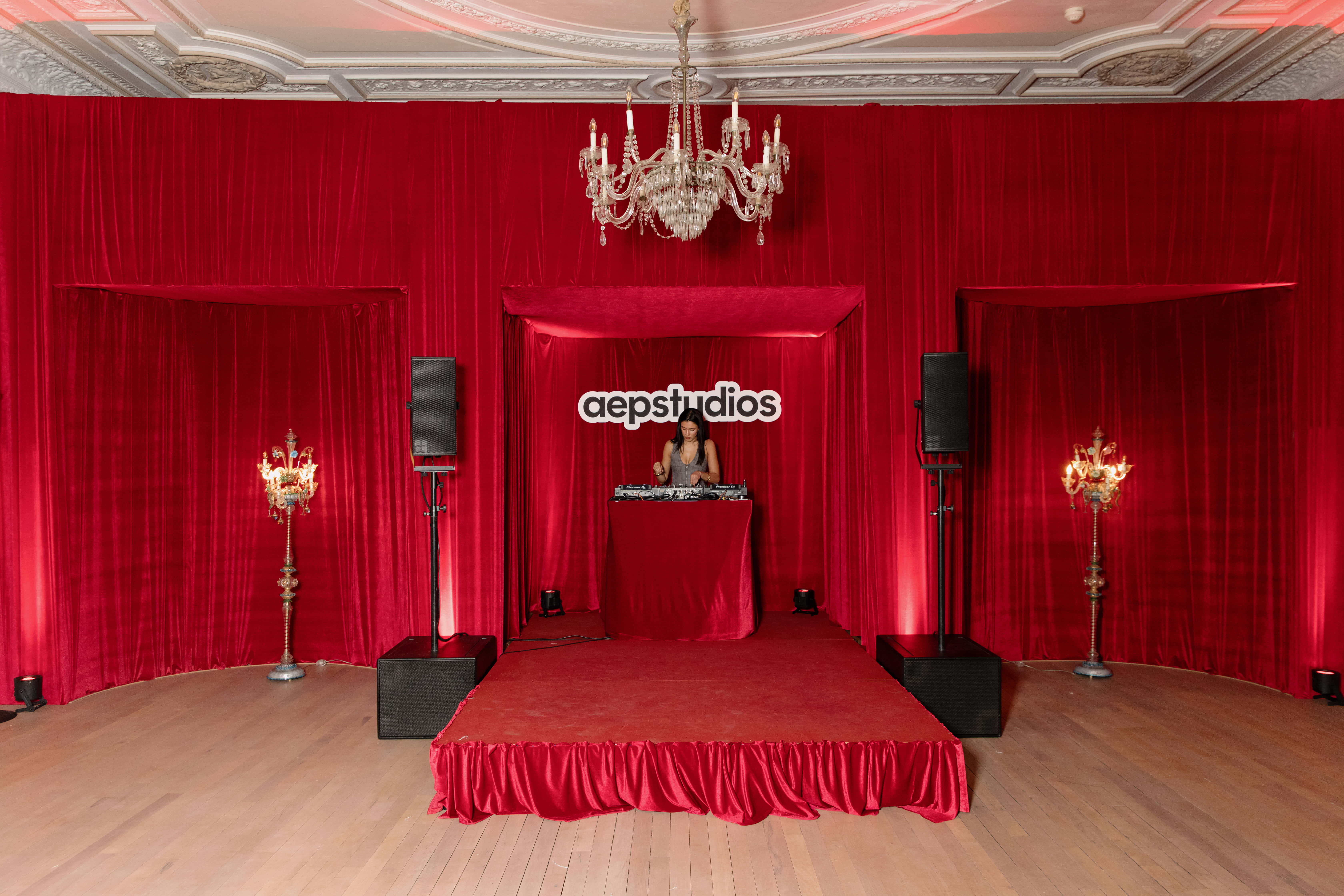 The Windsor Suite 14