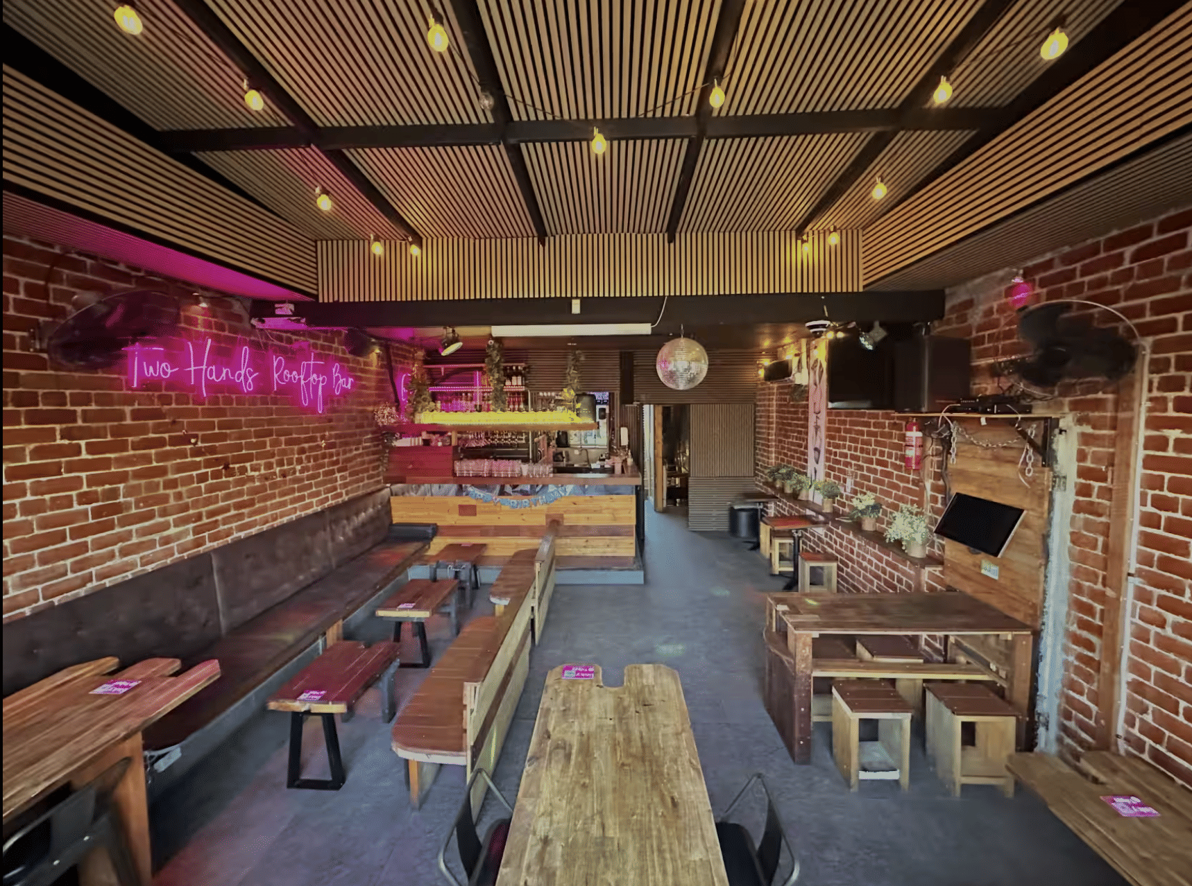 5) Entire Venue (120-150 pp) 3