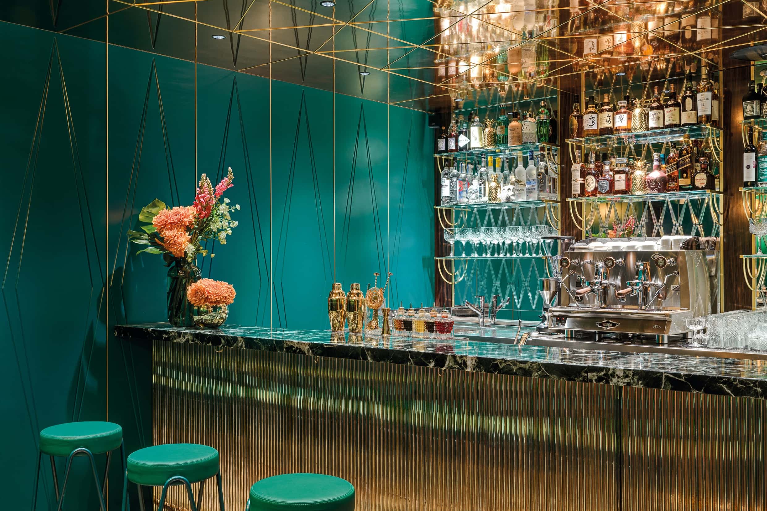 Lounge Bar 0