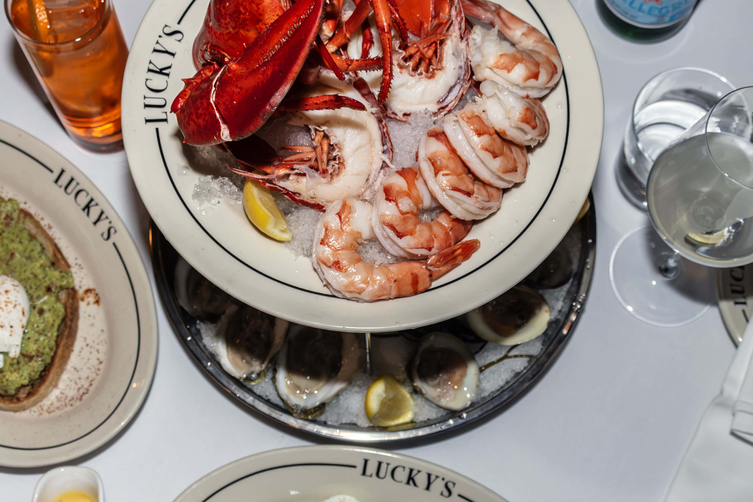 Lucky's Soho - Main Dining Room 10