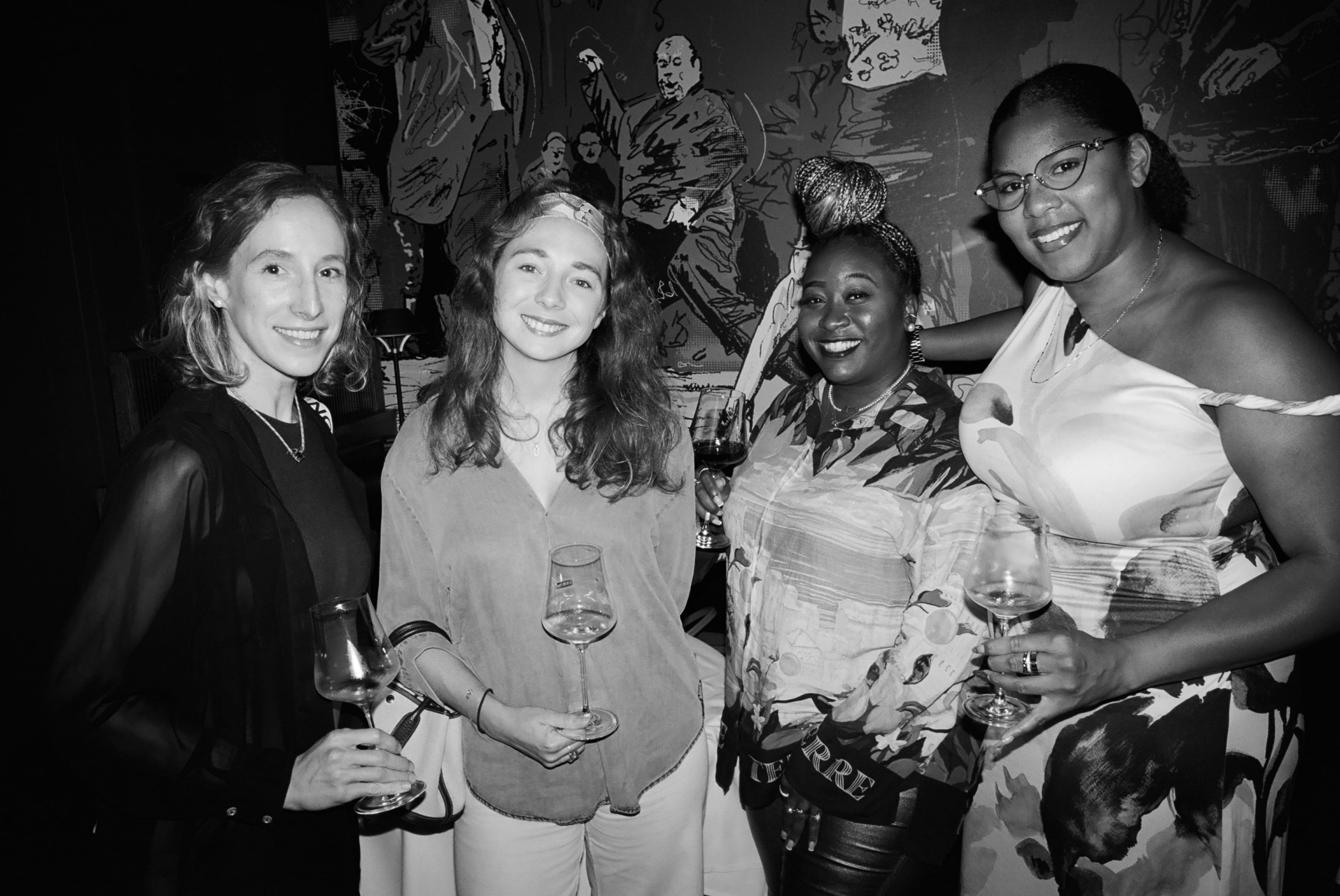 Lucky's Soho - Main Dining Room 6