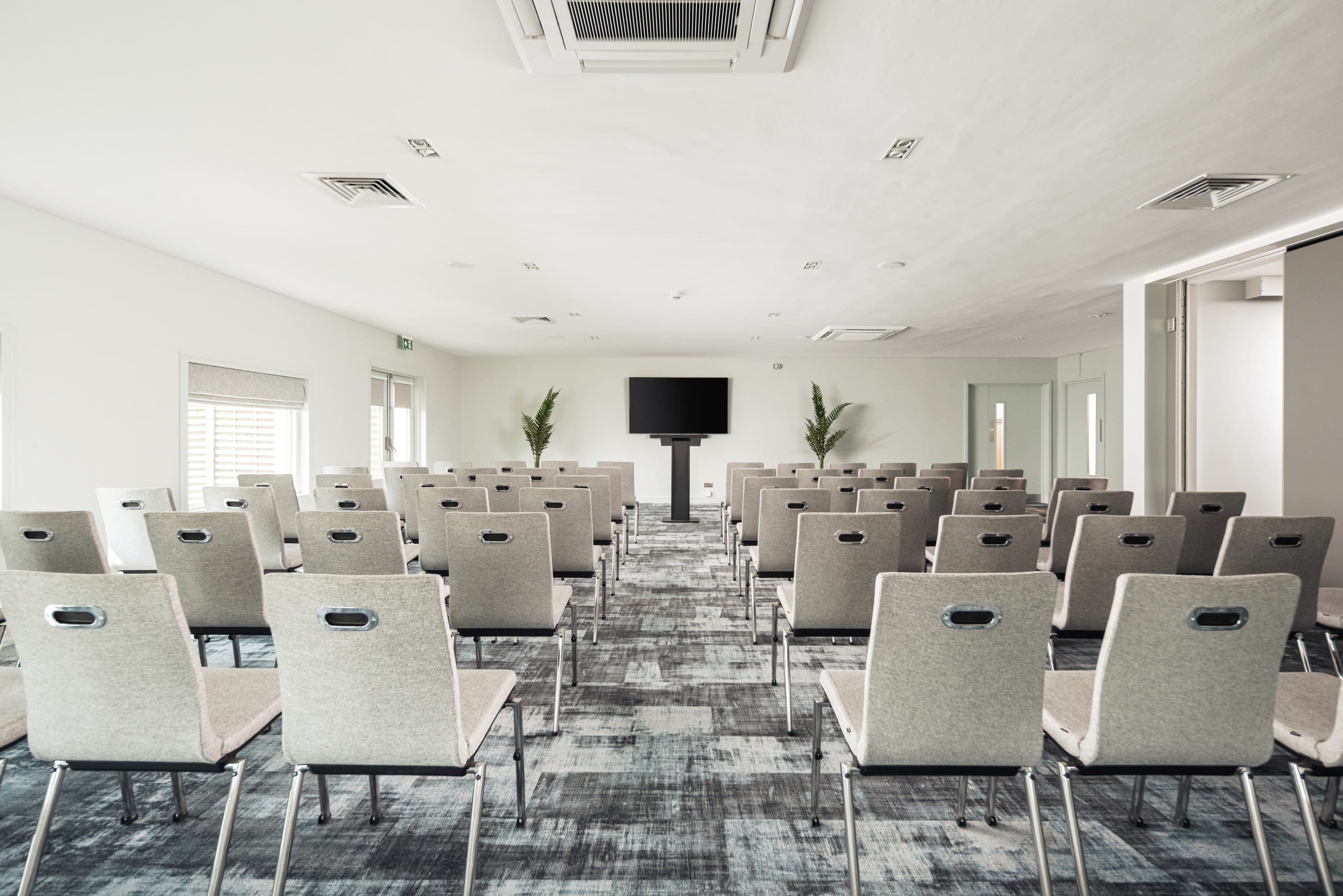 Lakeview Suite 2