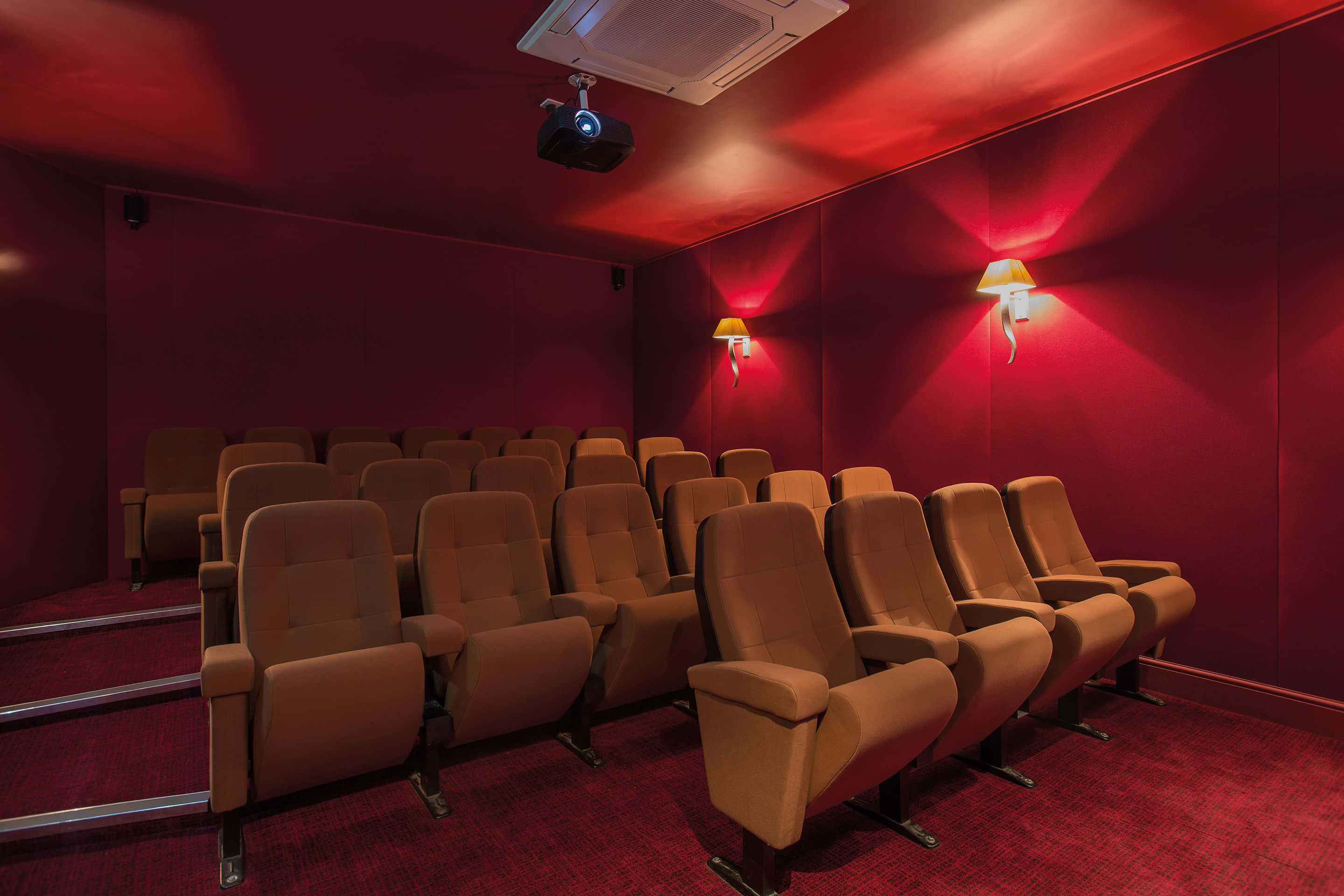 Private Cinema 0