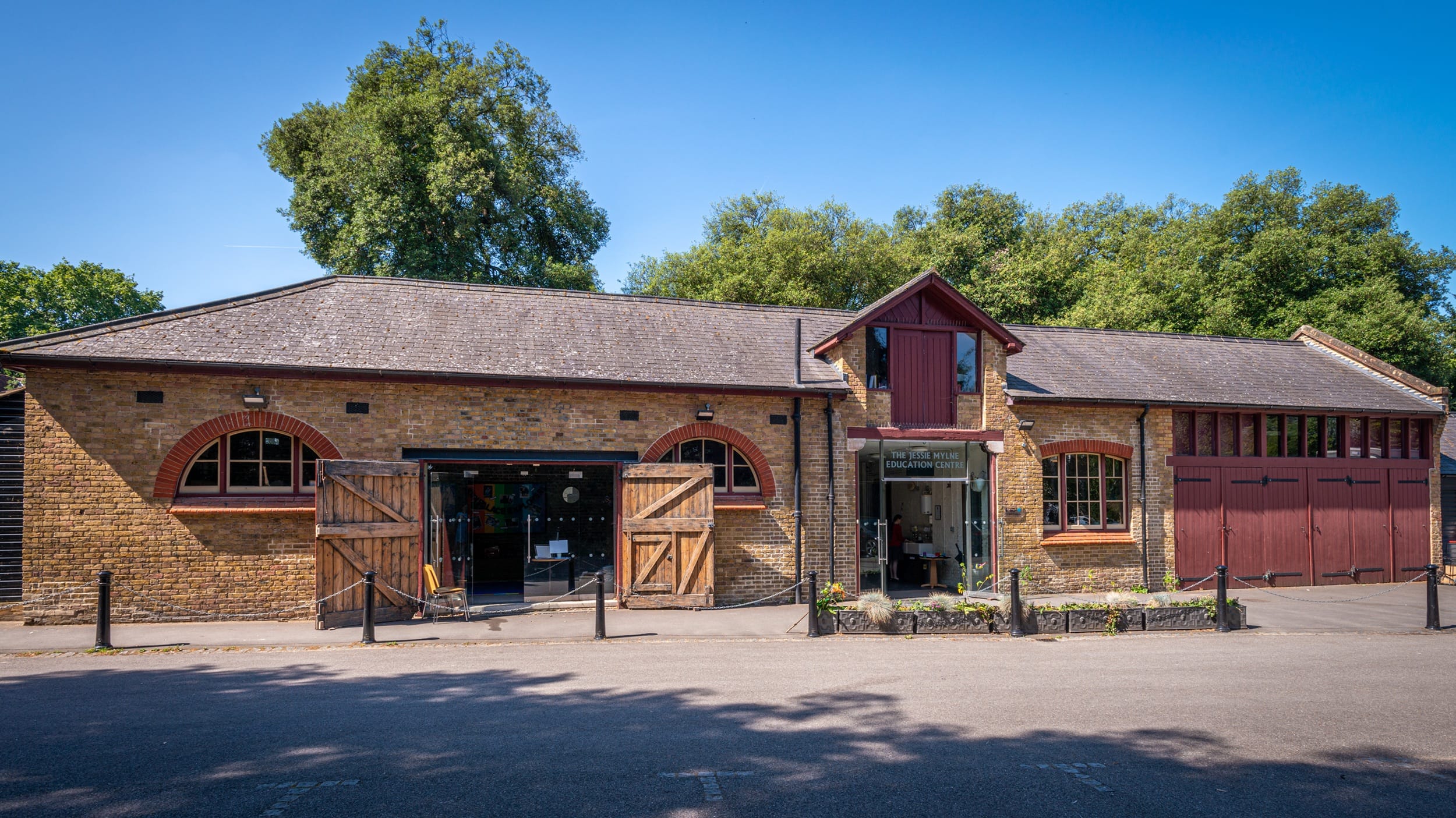 Stables - carriage room 2