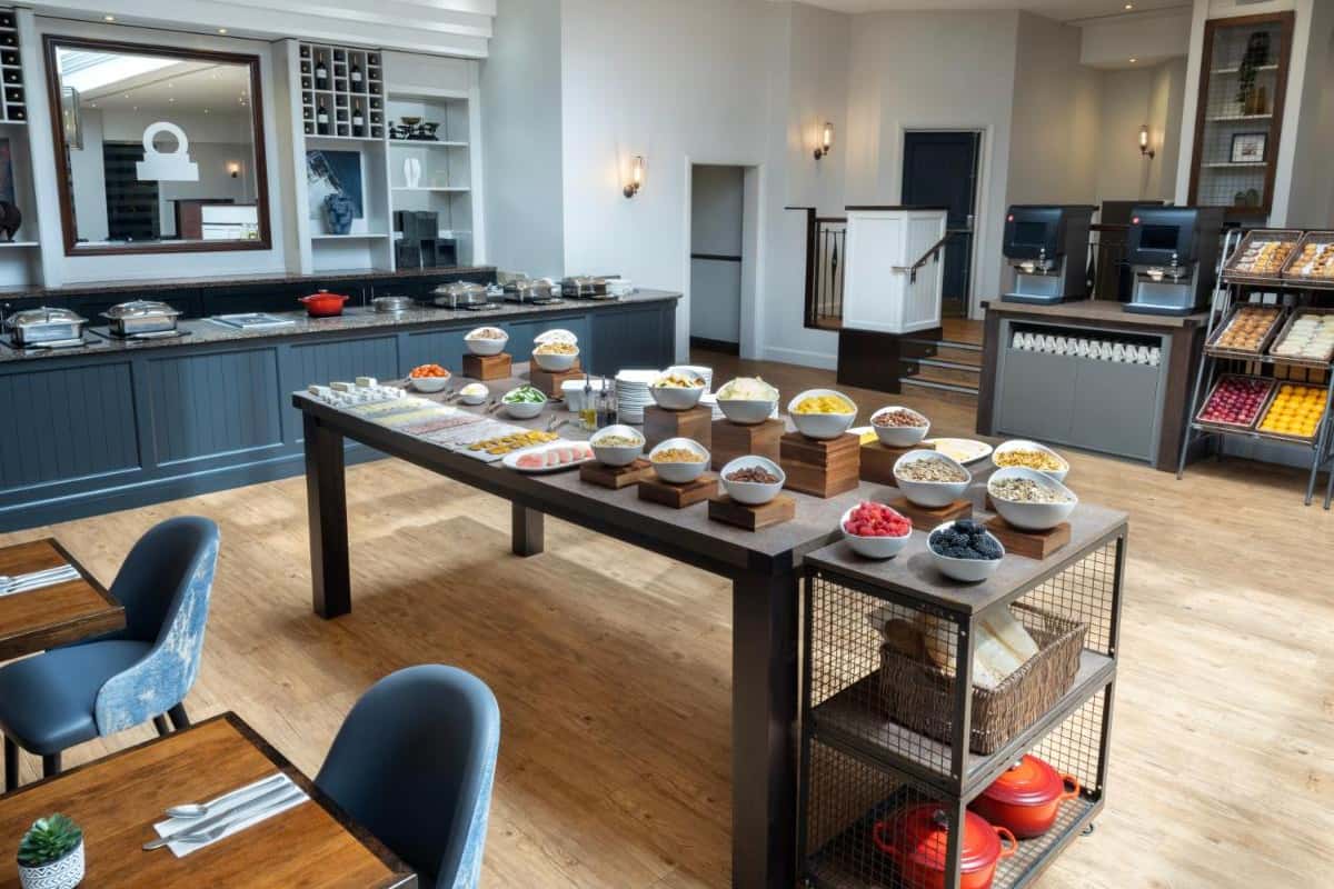 Deluxe Guest room, 1 King 4