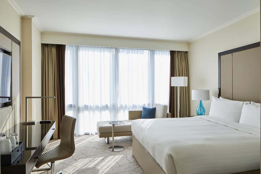 Deluxe Room, Guest room, 1 King 0