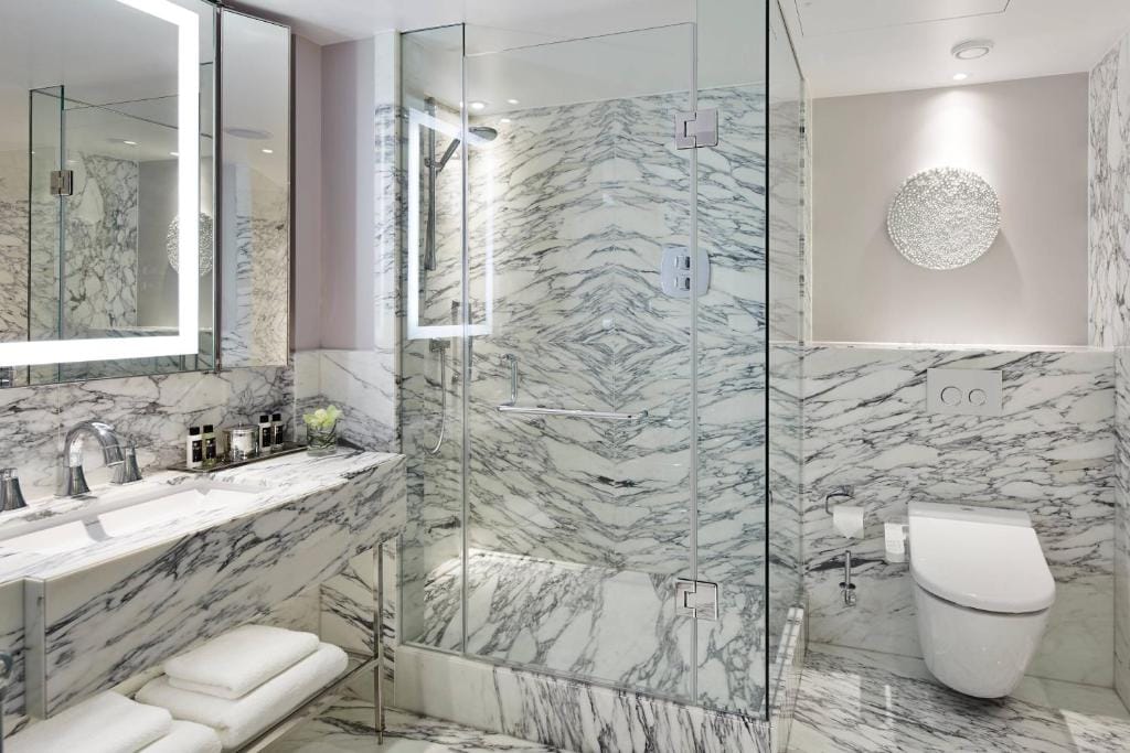 Deluxe Room, Guest room, 1 King 3