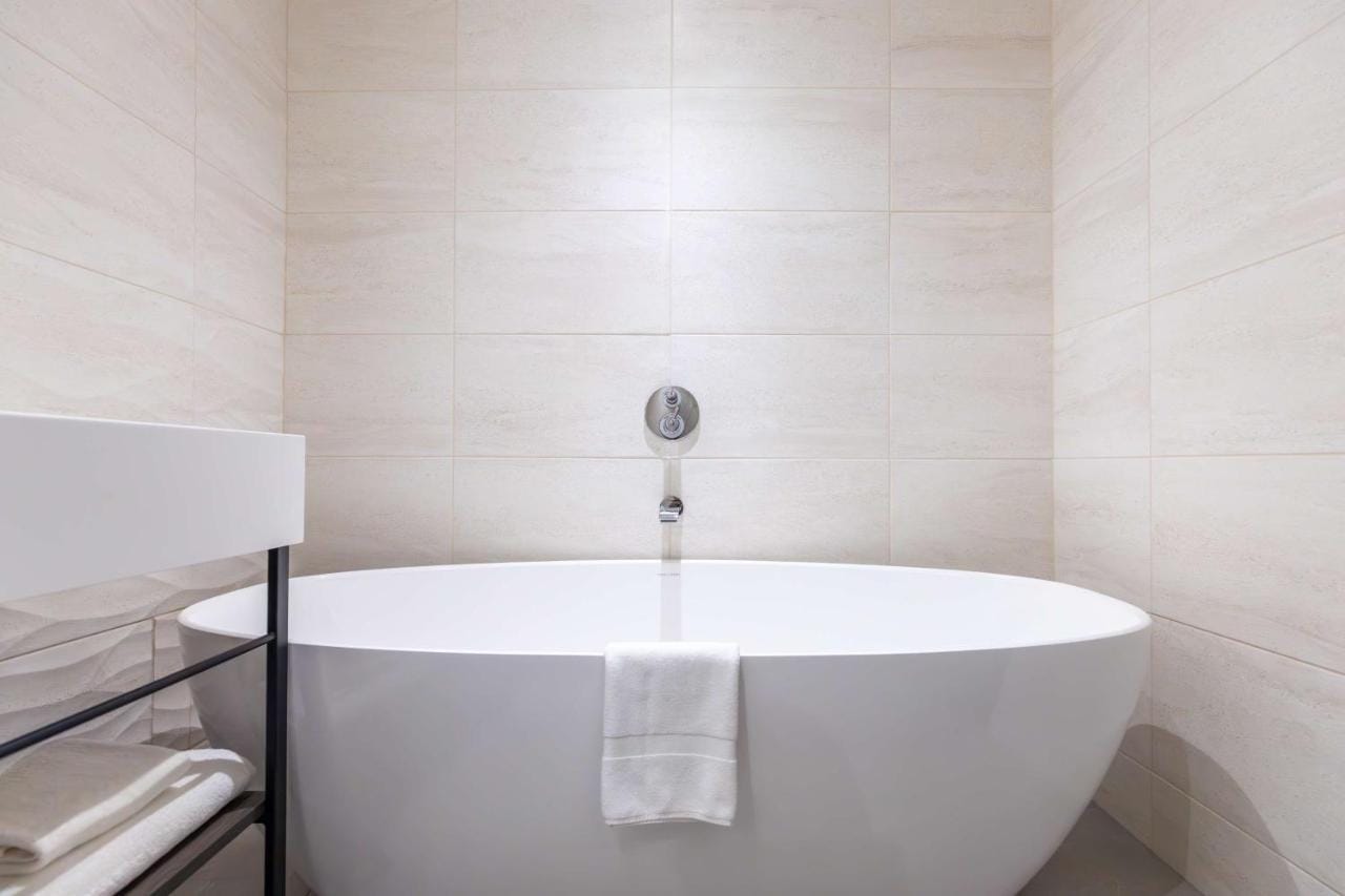 Standard Guestroom 2