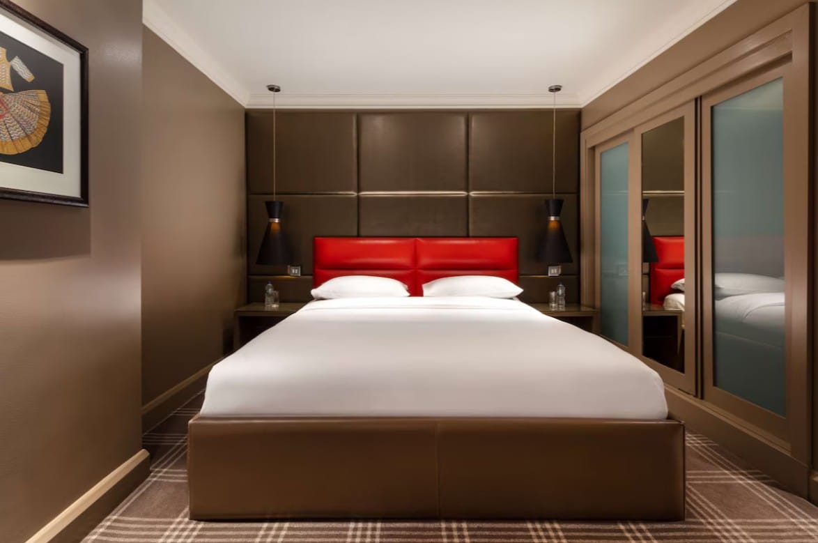 Bedrooms 5
