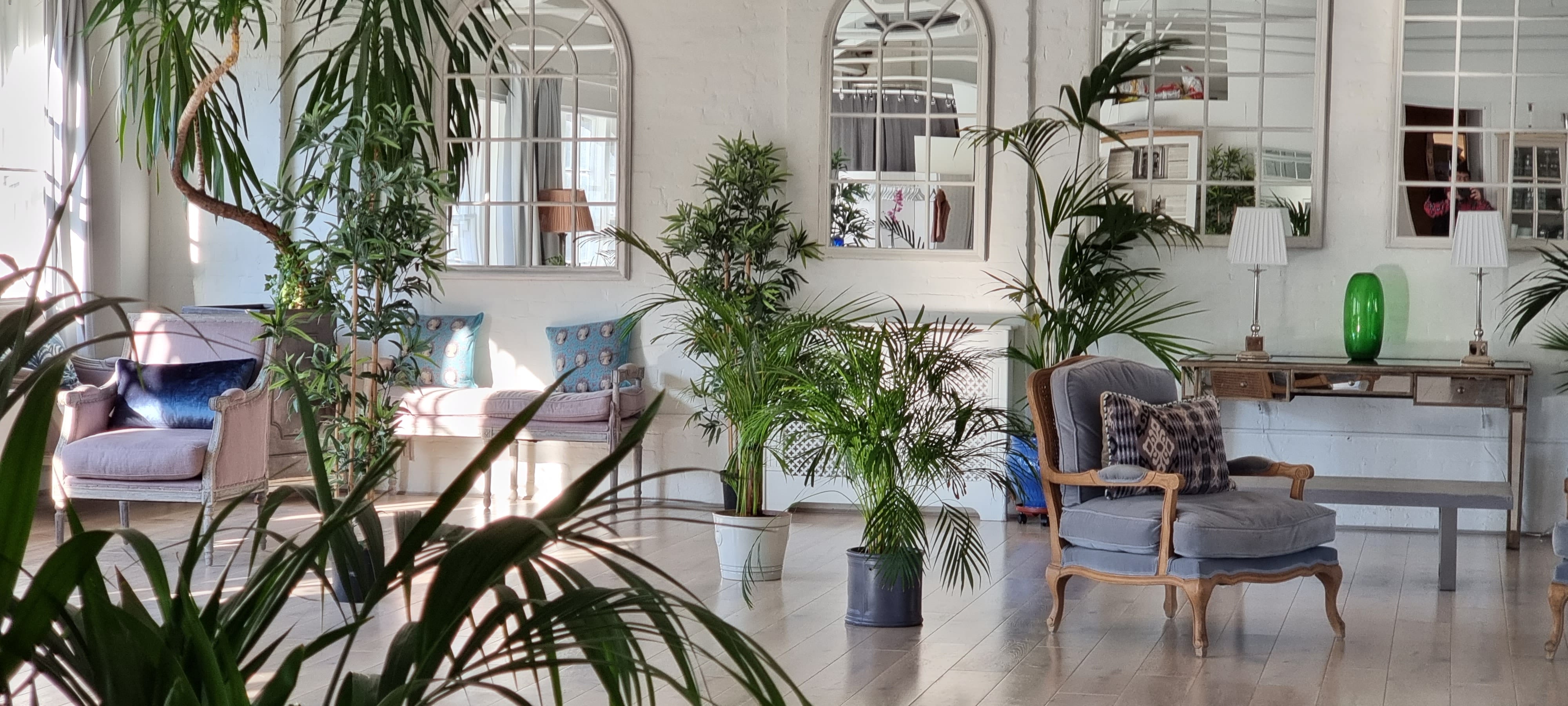 The New White Loft and the Palm Room 27