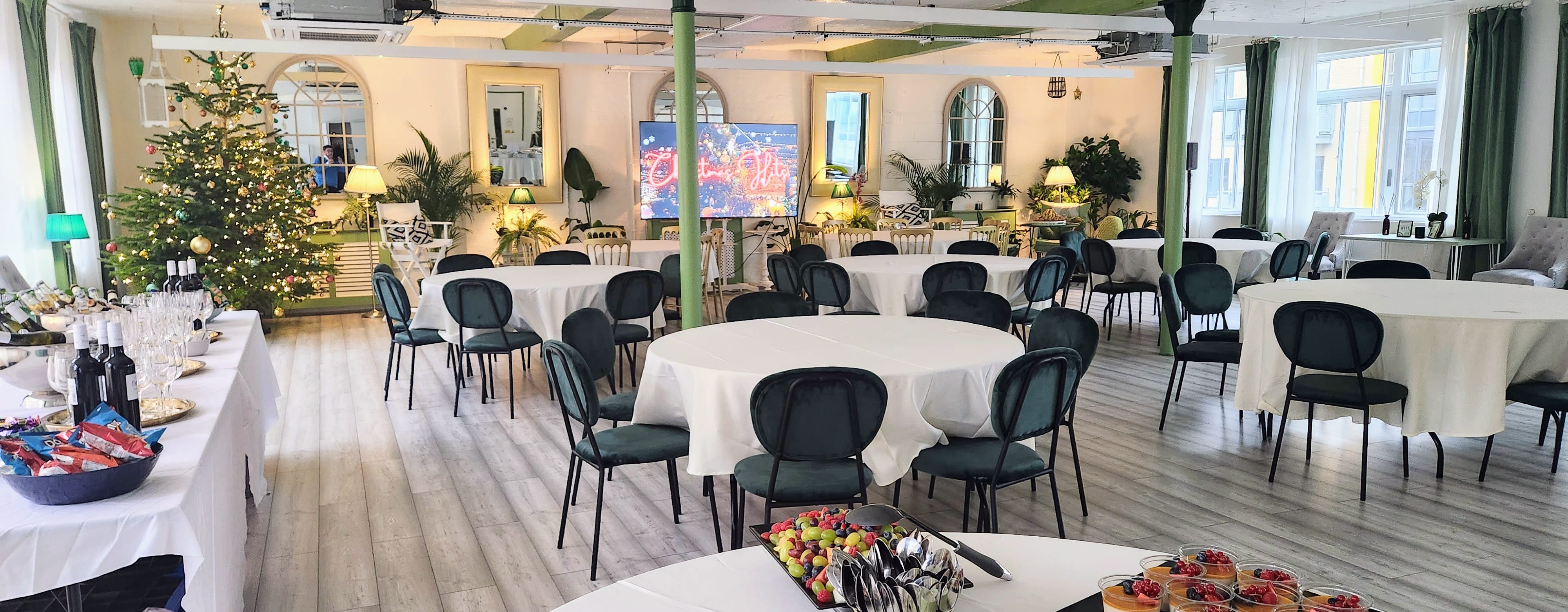 The New White Loft and the Palm Room 32