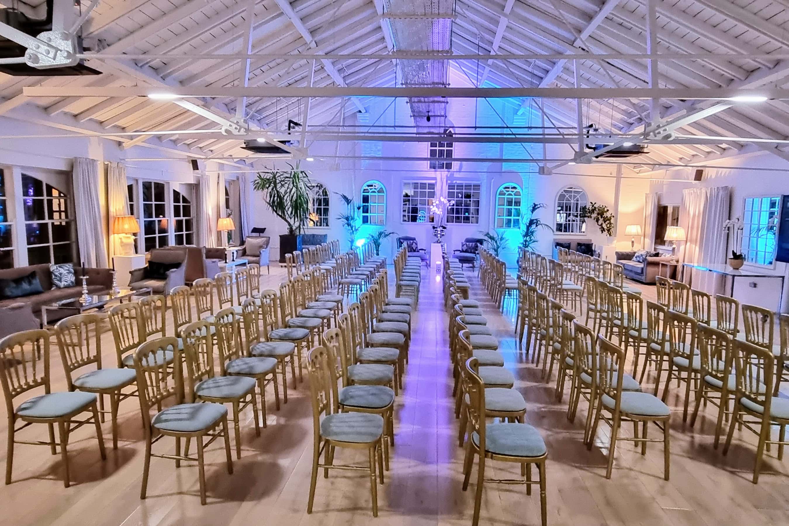 The New White Loft and the Palm Room 23