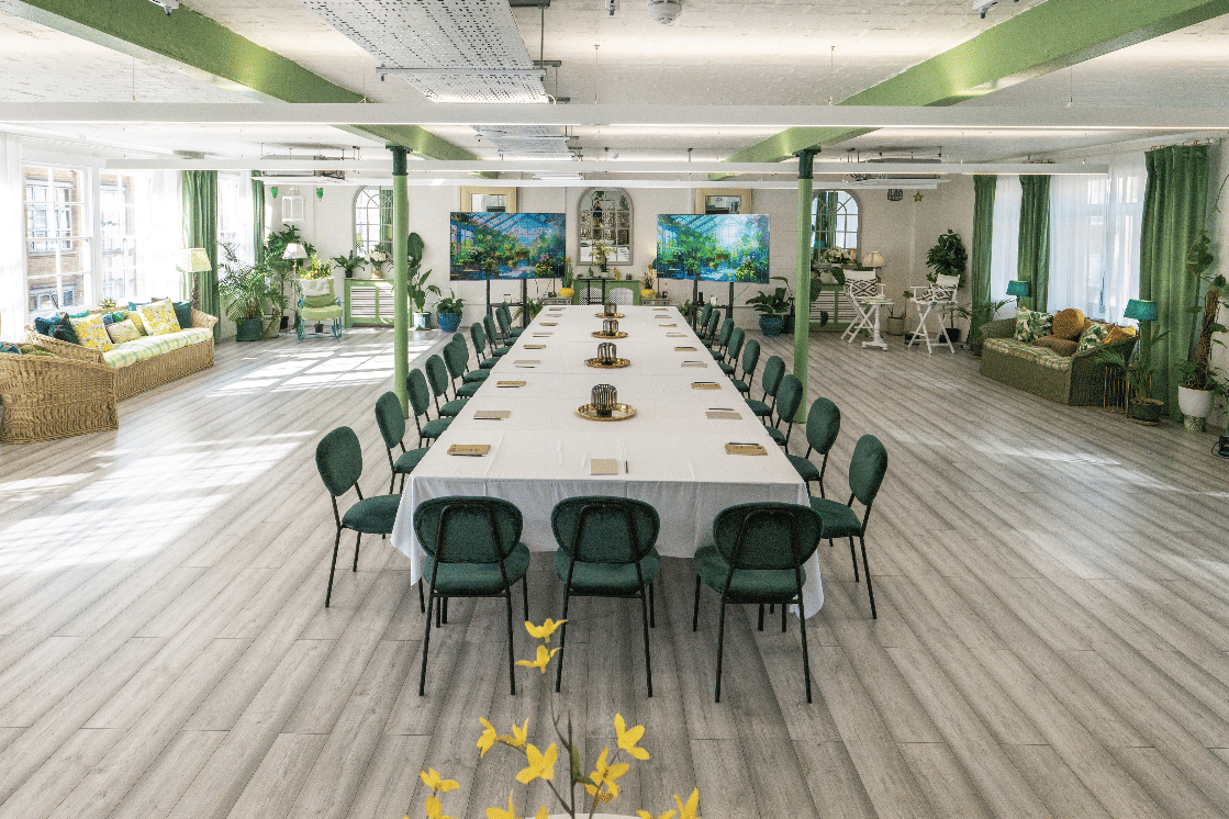 The New White Loft and the Palm Room 7