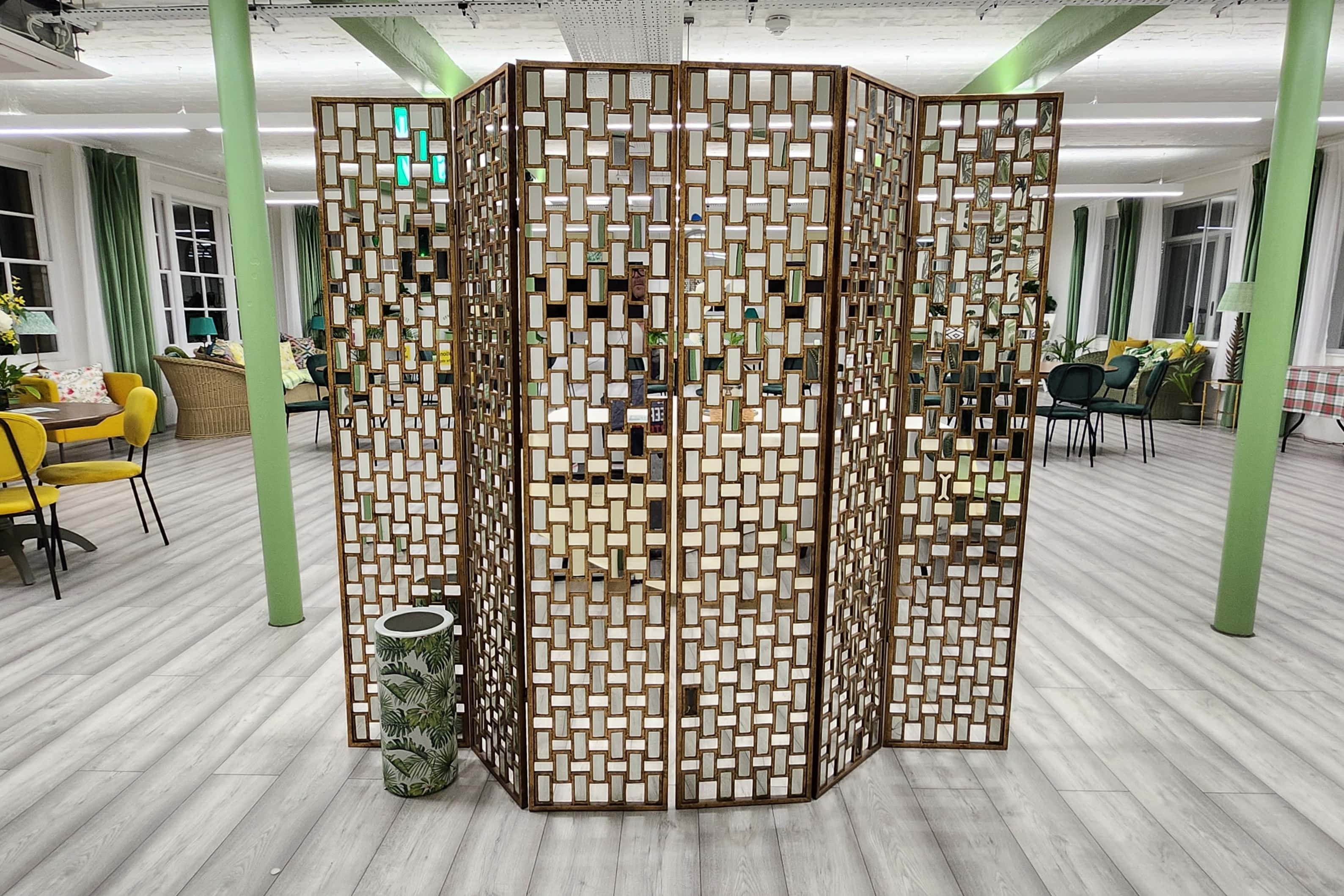 The New White Loft and the Palm Room 25