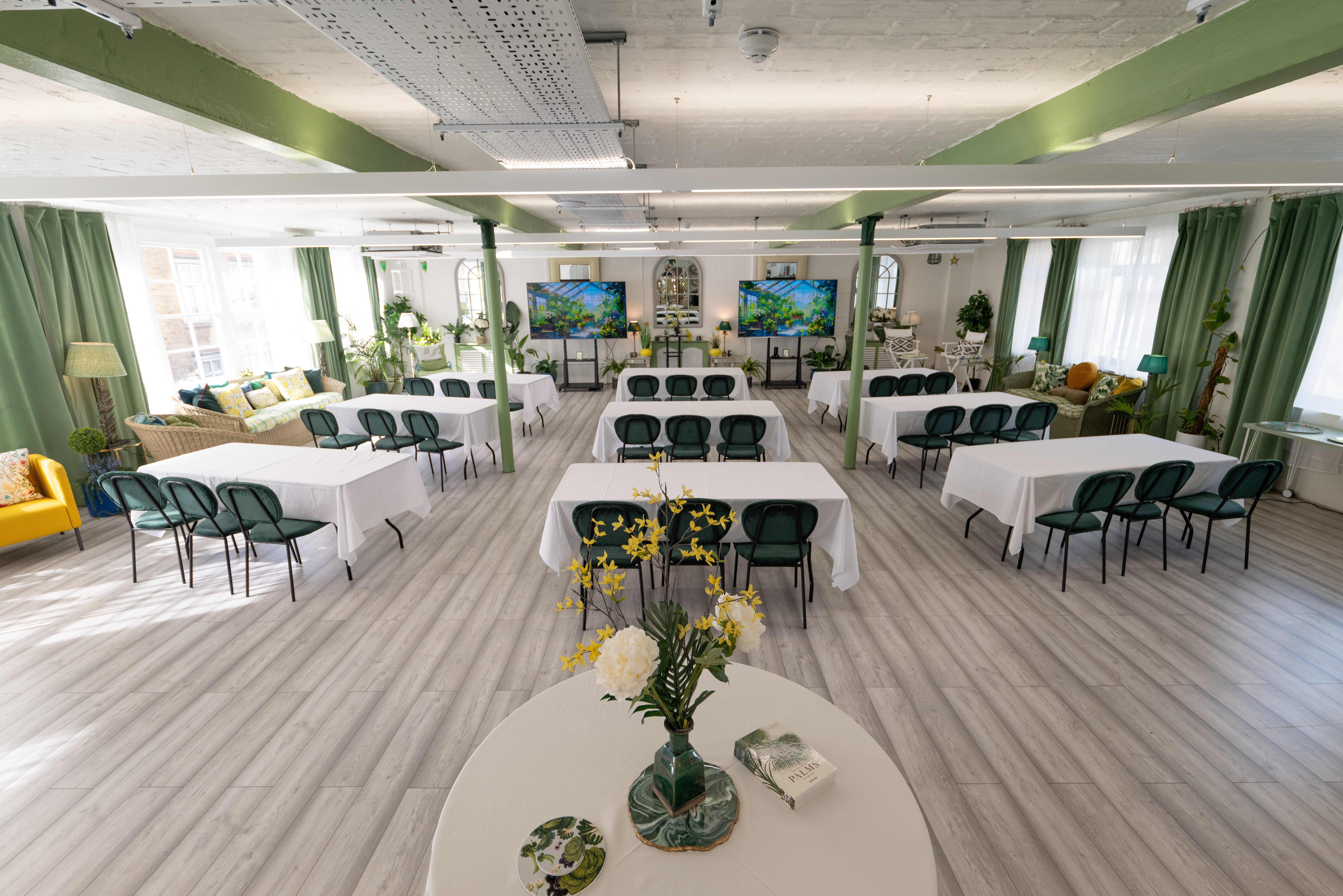 The New White Loft and the Palm Room 26