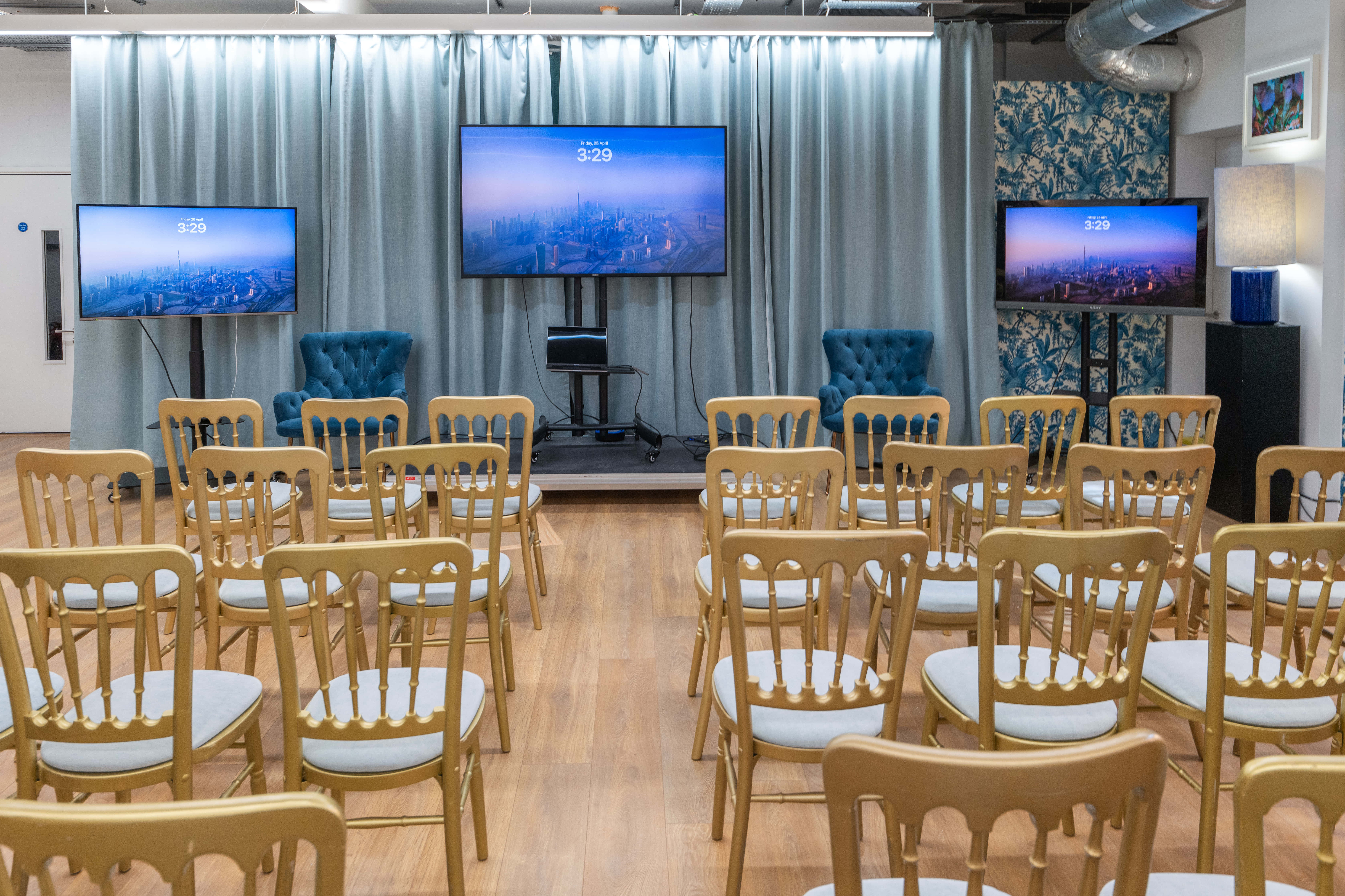 La Galeria and the Studio 25