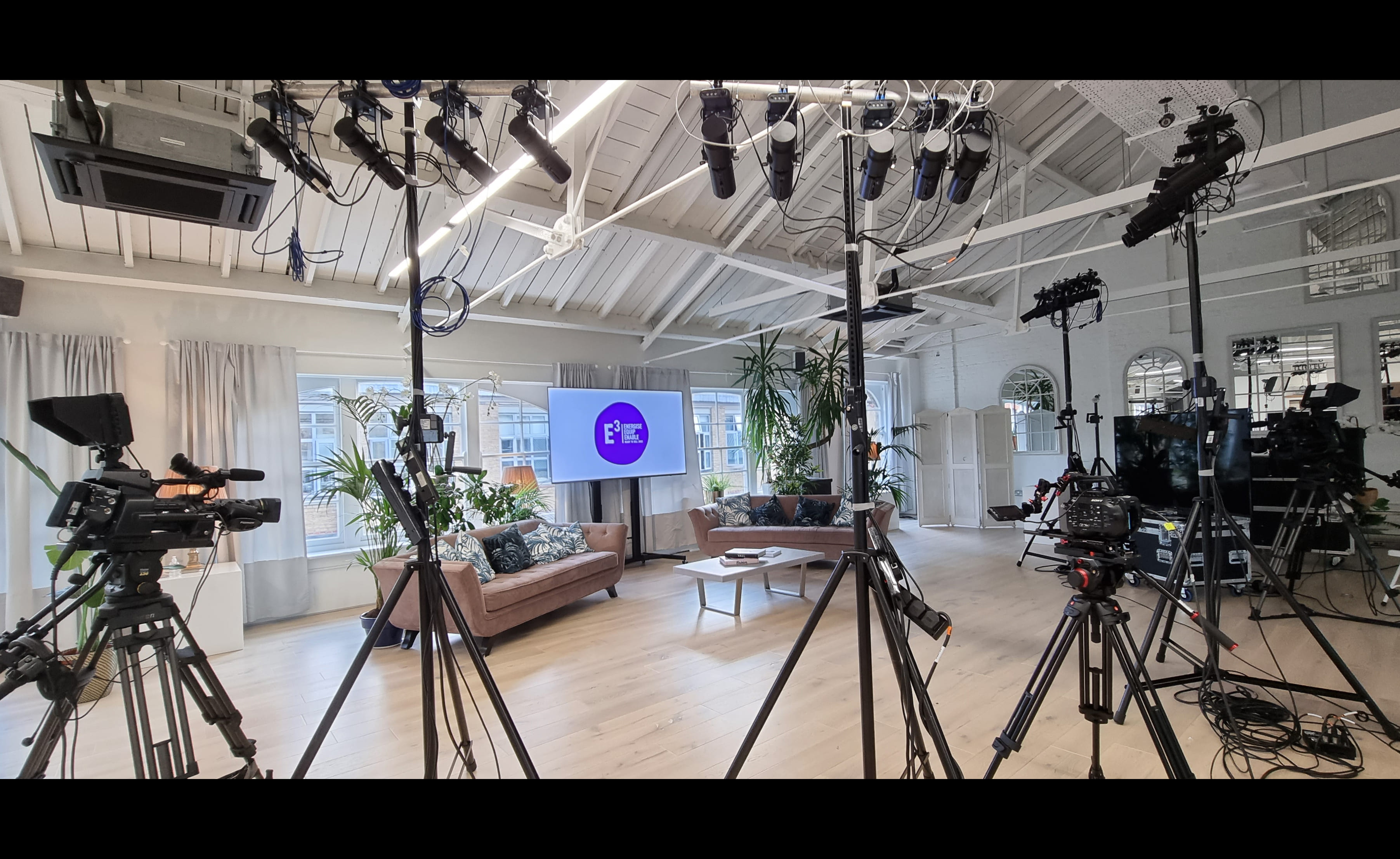 The New White Loft and the Studio 21