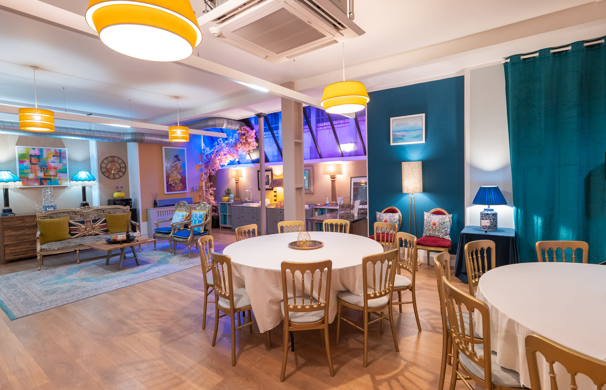 New Victorian Loft and Galeria 24