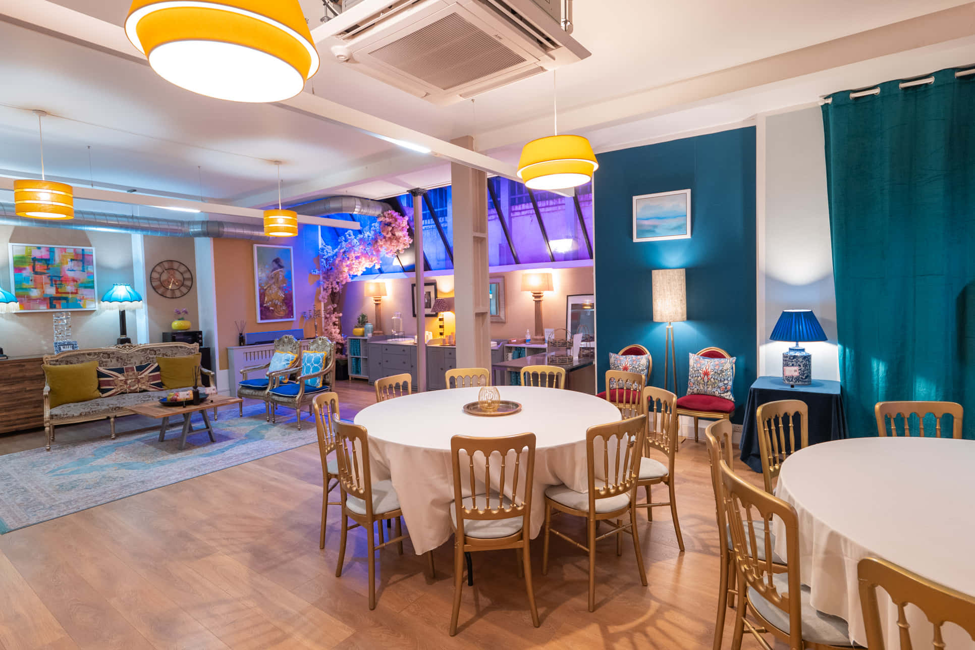 New Victorian Loft and Galeria 24