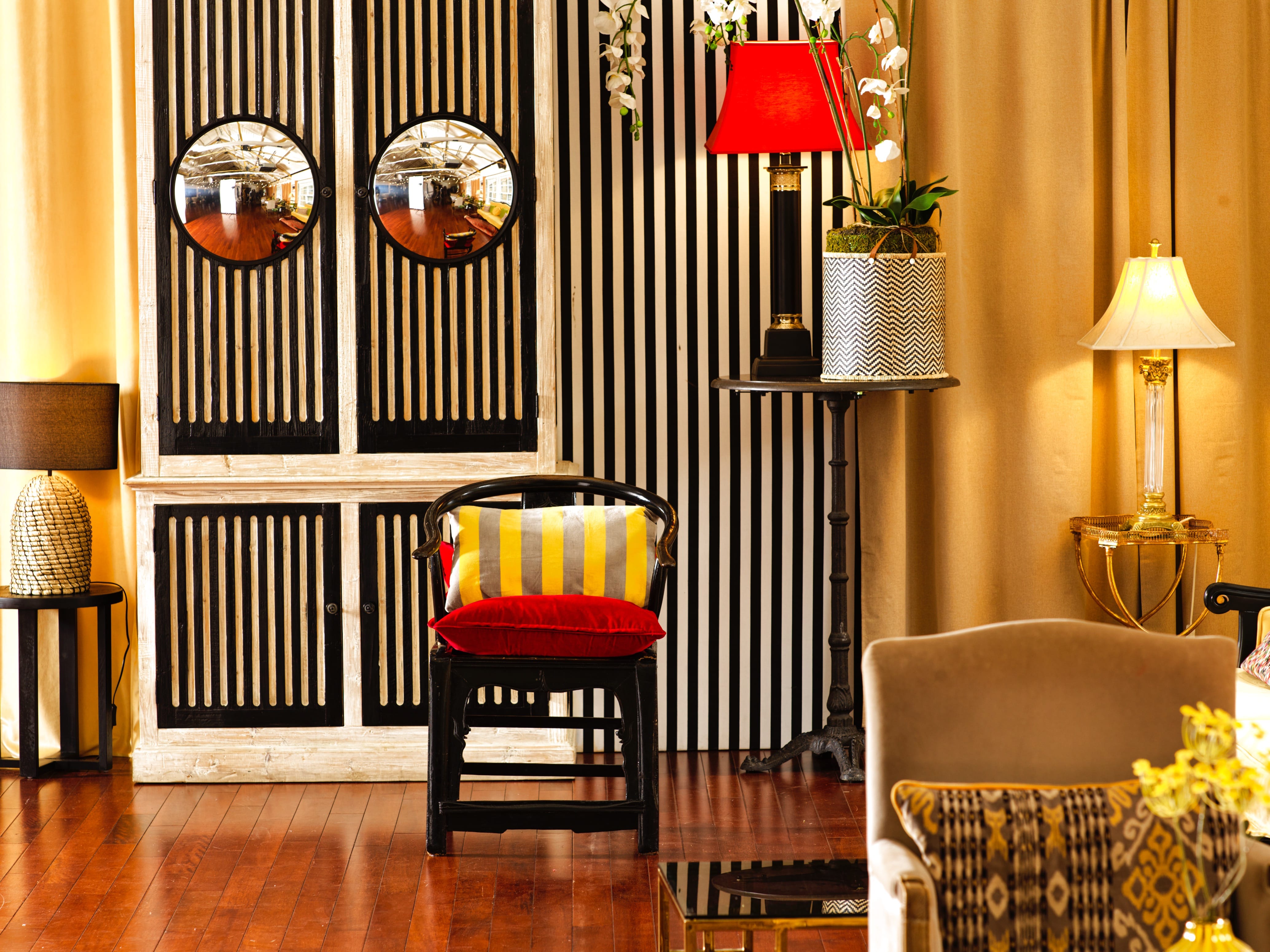 New Victorian Loft and Galeria 40