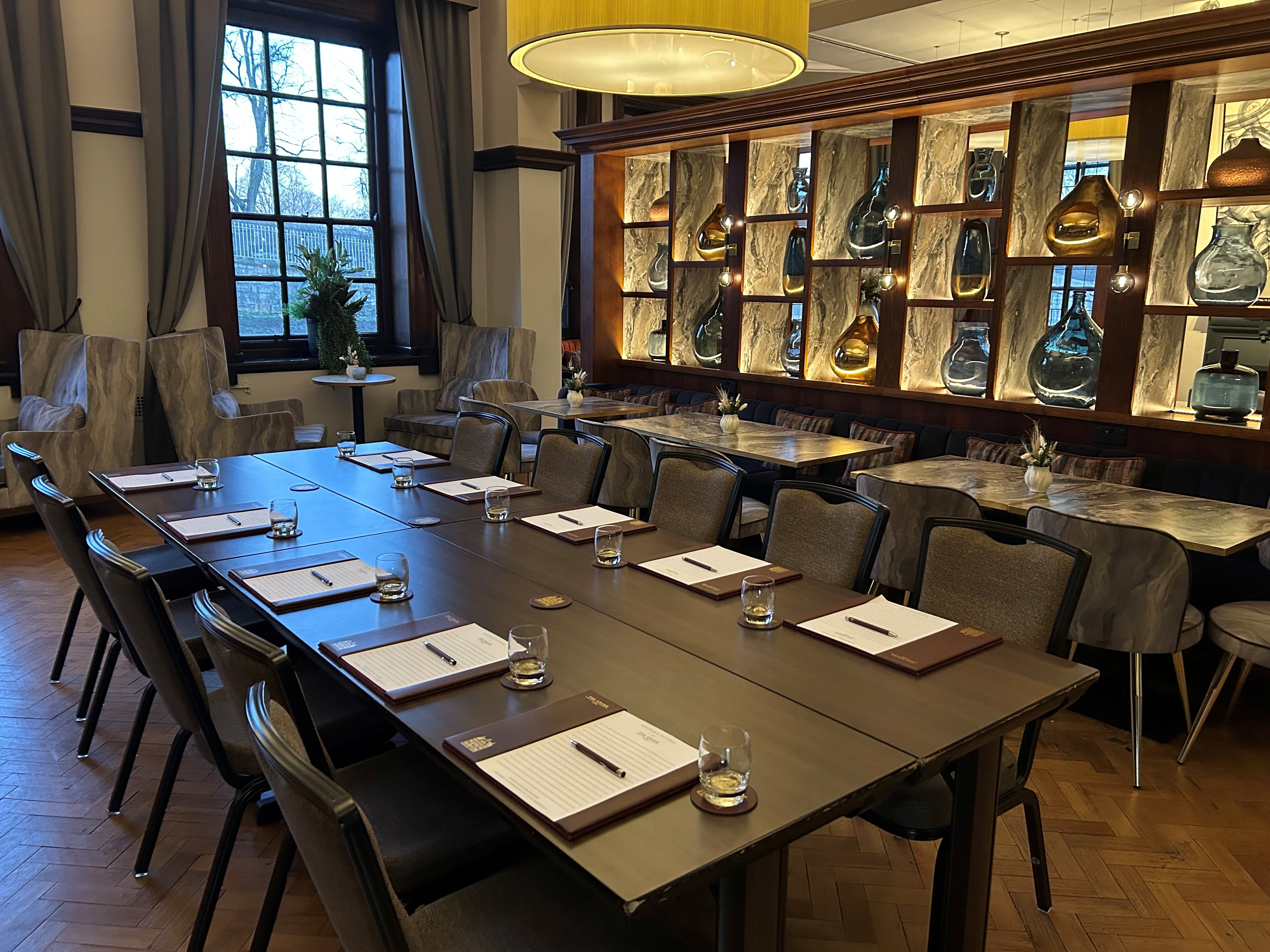 The White Rose Lounge 1