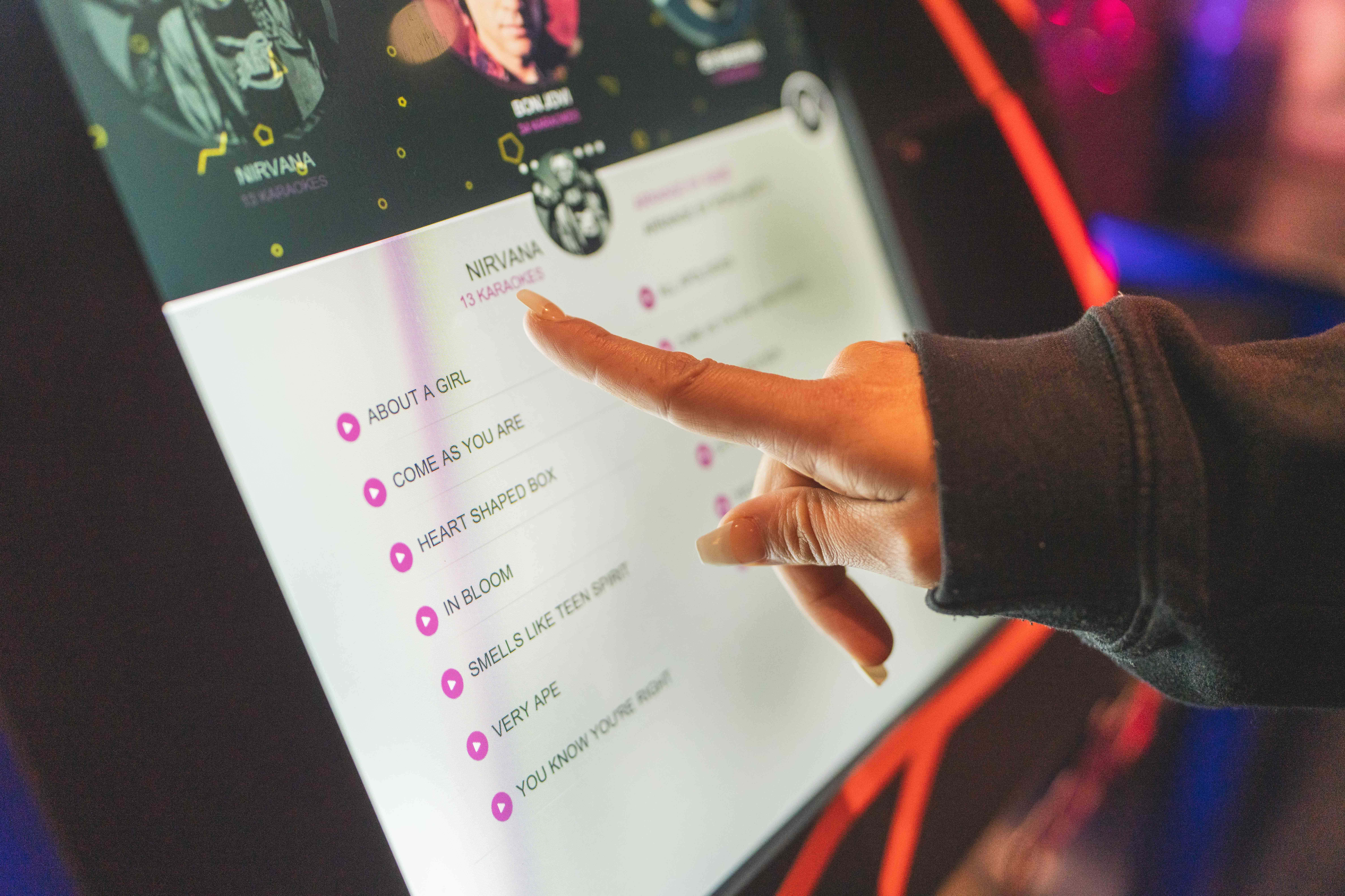 Game, Bowl, Throw & Sing 10