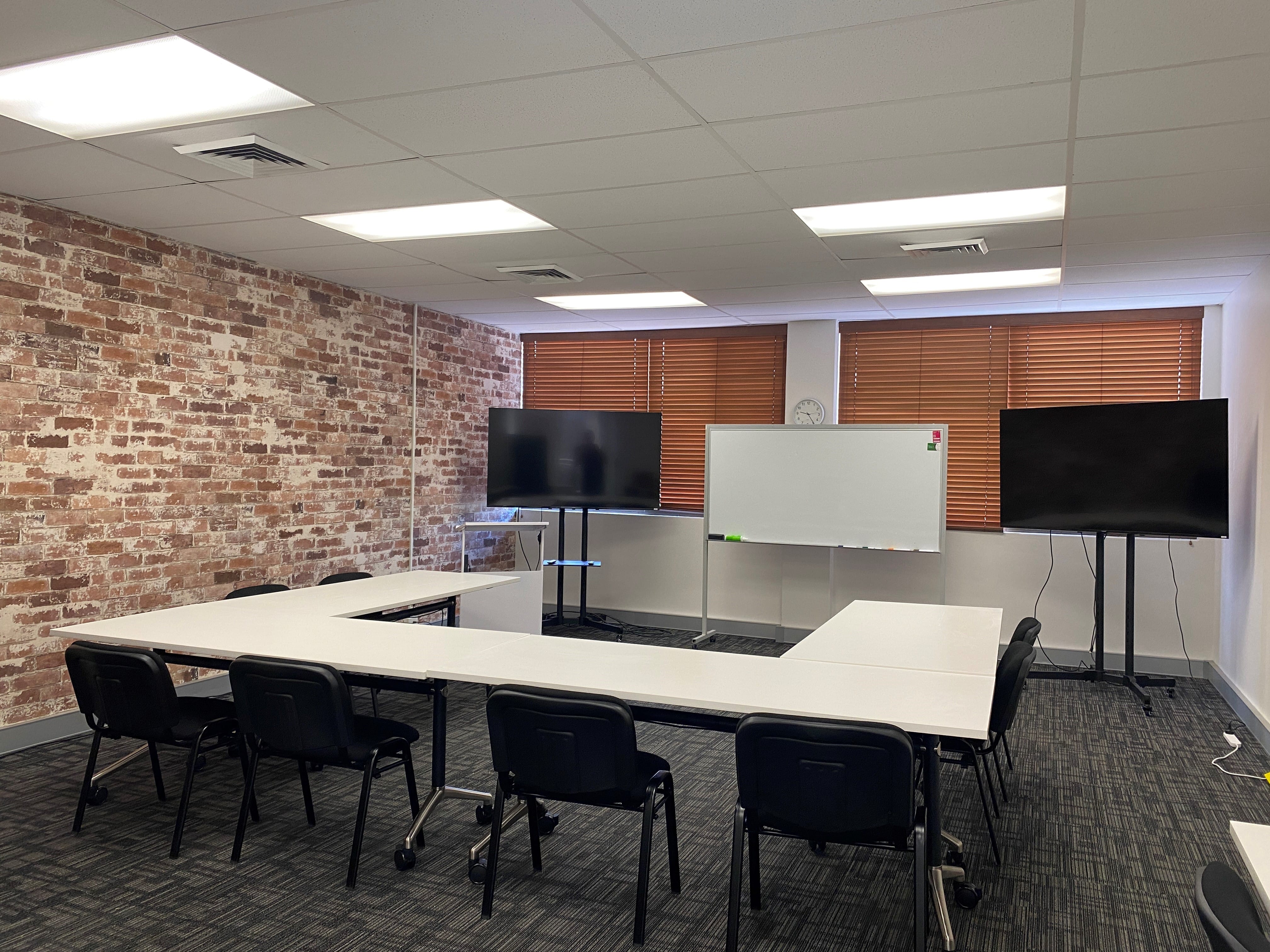 Longreach Room - Flexible Office Space for Short-Term Hire 0