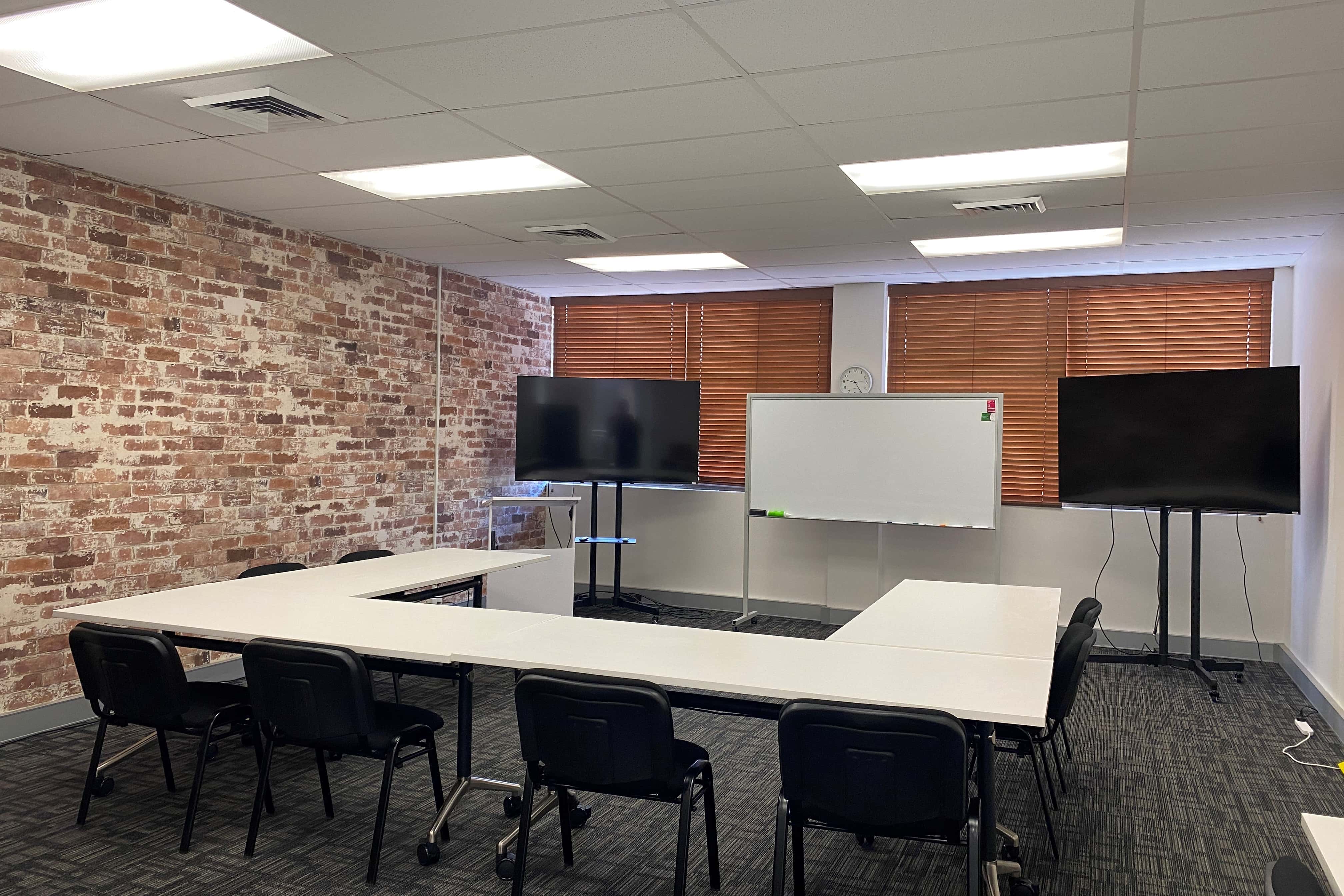 Longreach Room - Flexible Office Space for Short-Term Hire 0