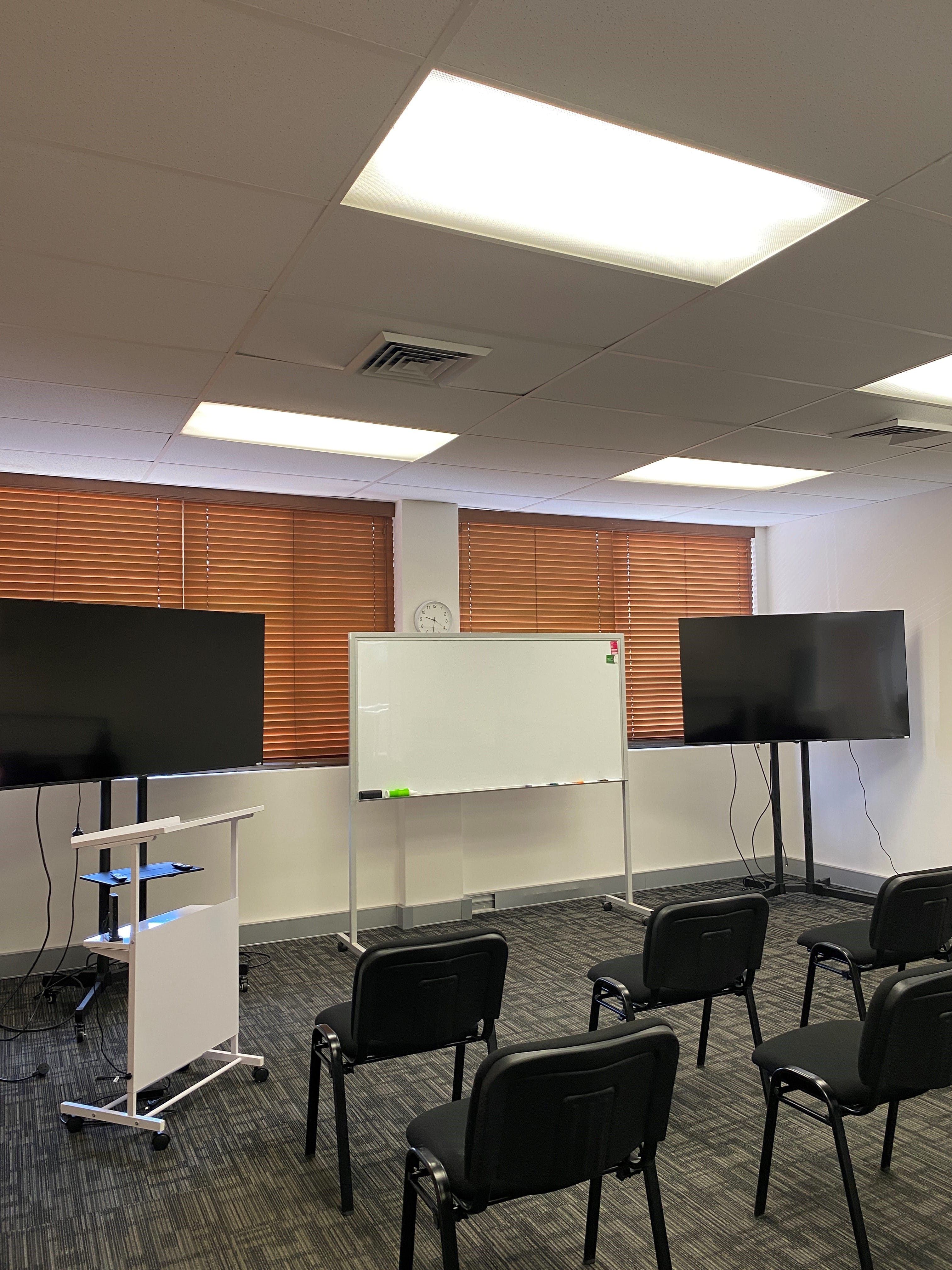 Longreach Room - Flexible Office Space for Short-Term Hire 5