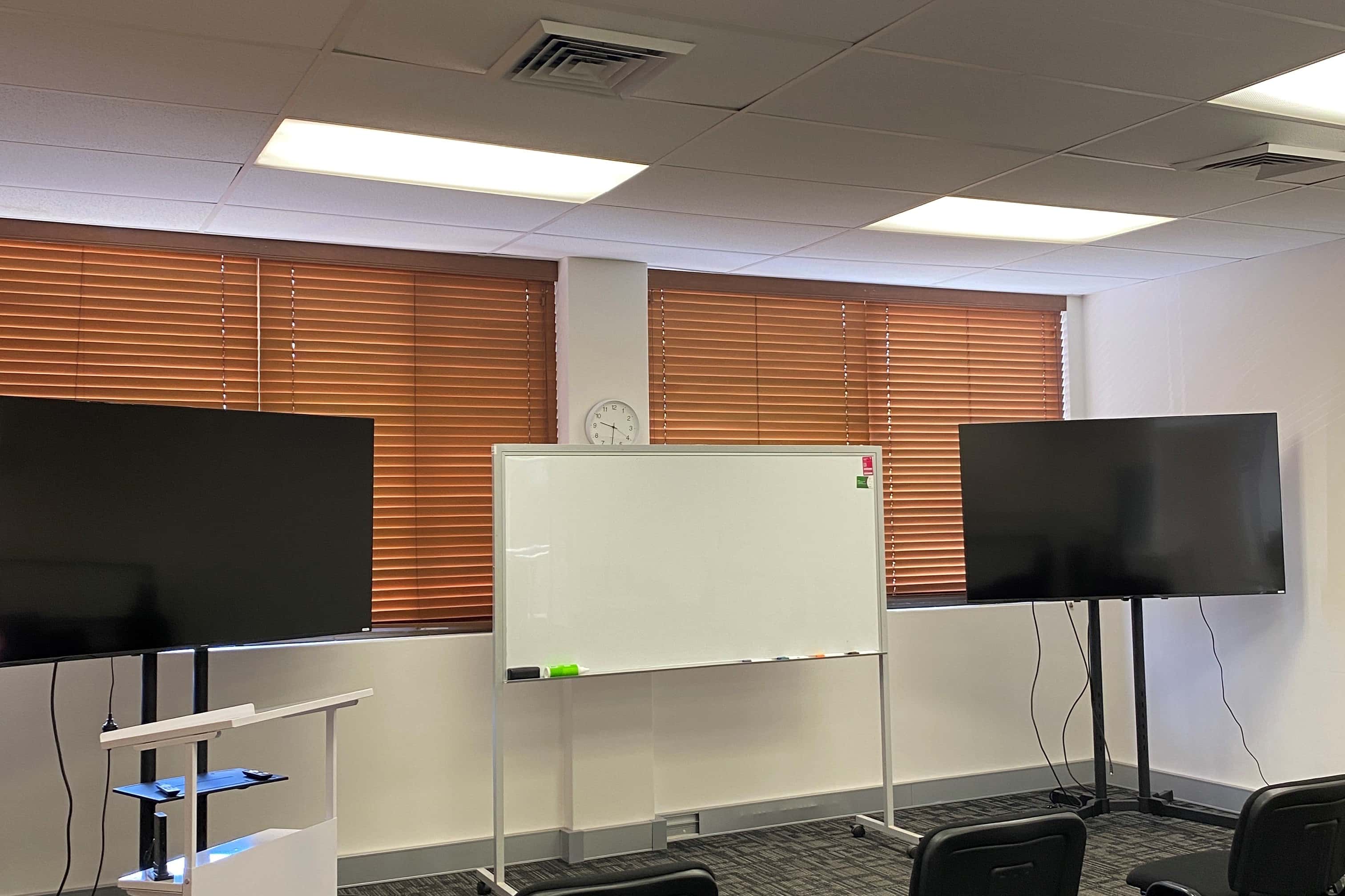 Longreach Room - Flexible Office Space for Short-Term Hire 5