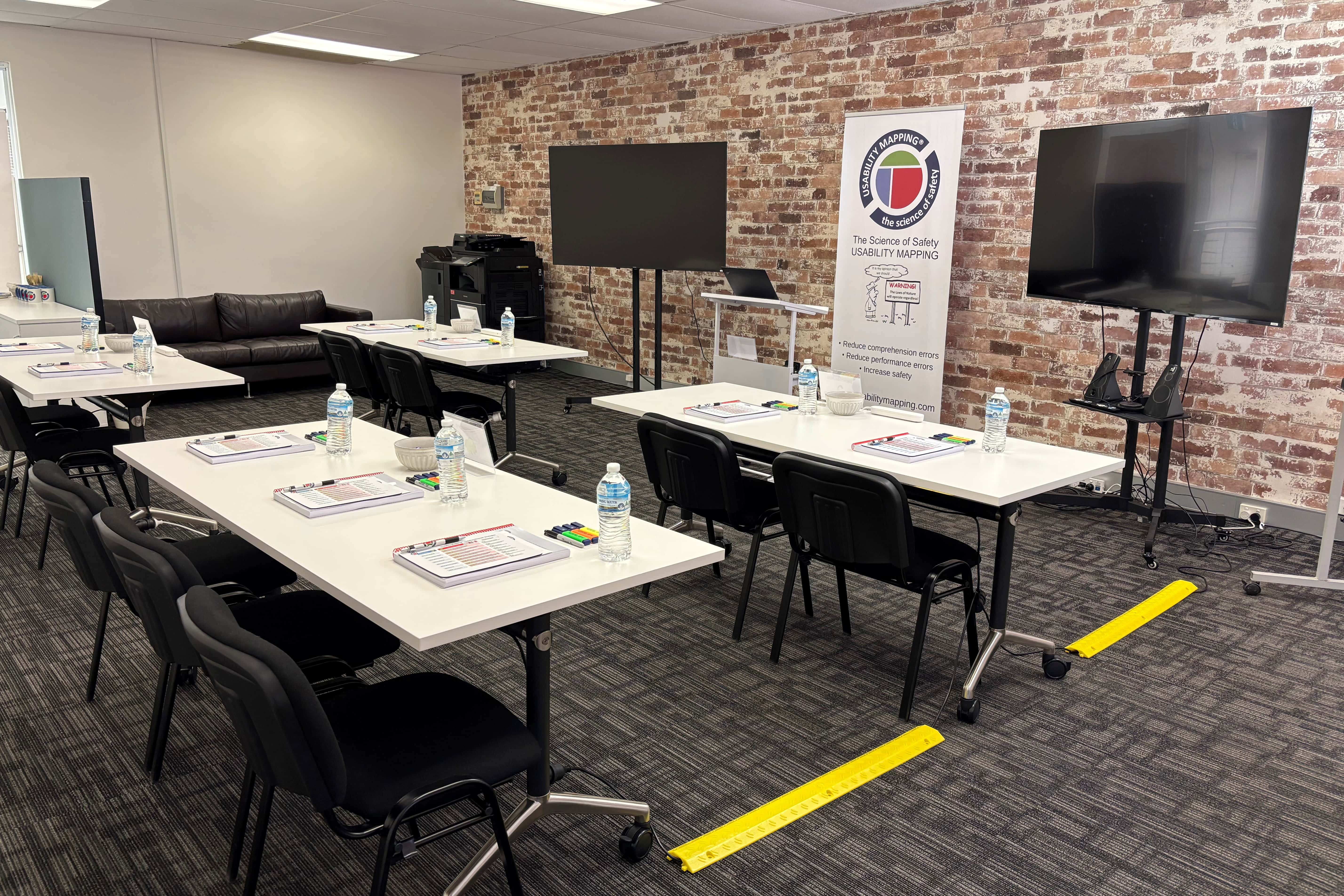 Longreach Room - Flexible Office Space for Short-Term Hire 4