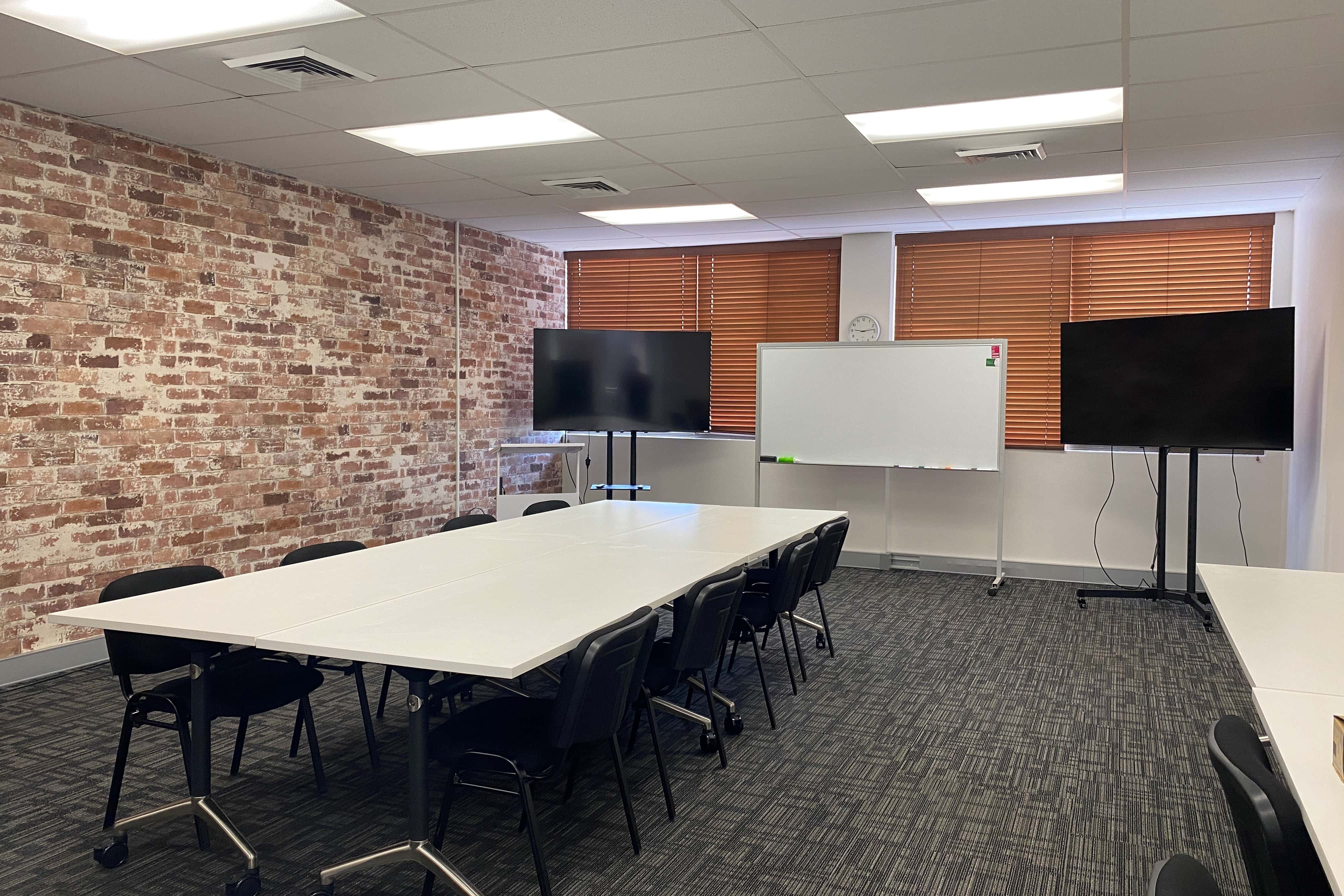 Longreach Room - Flexible Office Space for Short-Term Hire 1