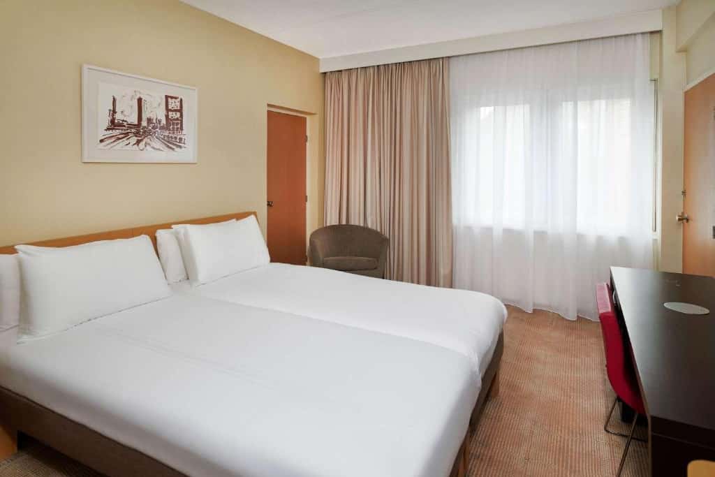 Superior Queen Room 2