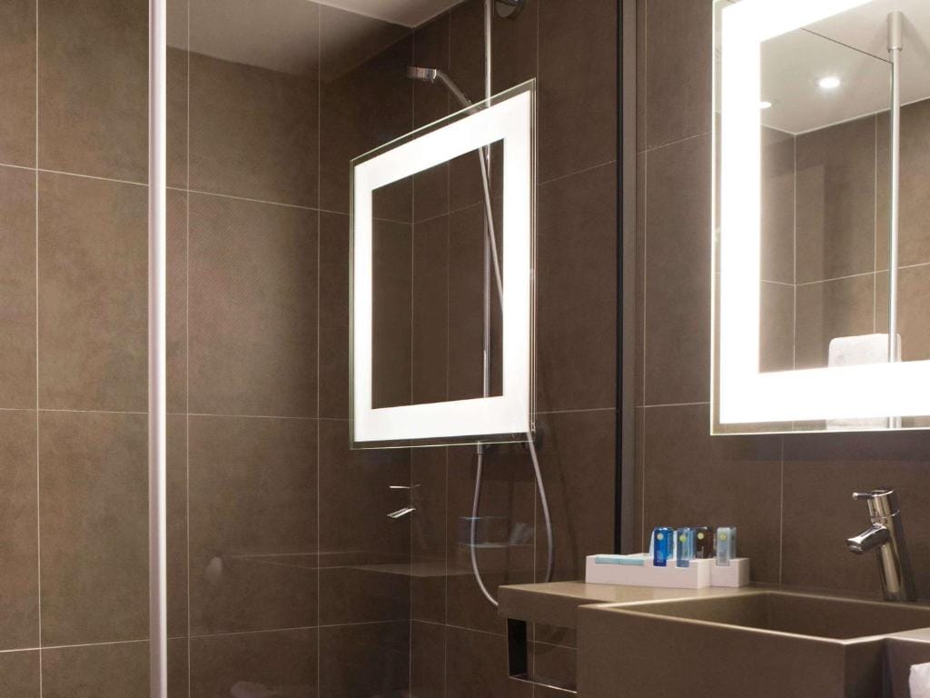 Superior Double Room with 1 Sofa Bed 3