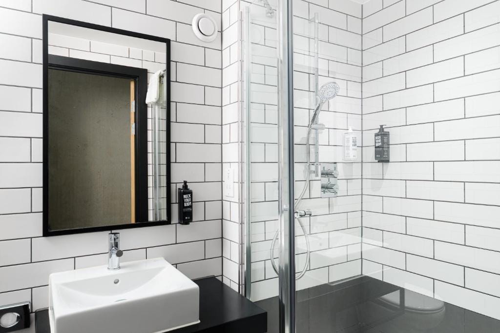 Standard Double Room with En Suite 1