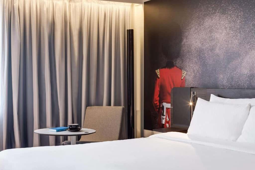 Premium Queen Room with sofa bed 1