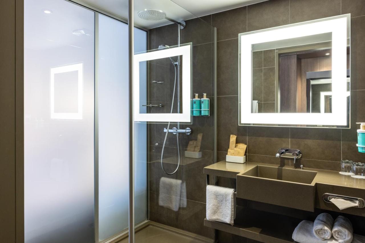 Standard Room with 1 queensize bed and sofa 2