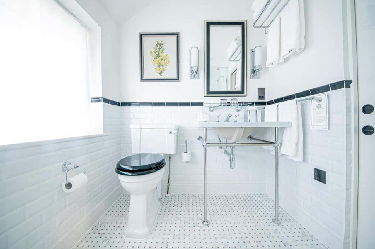 The Barn Room- Queen size bed 2