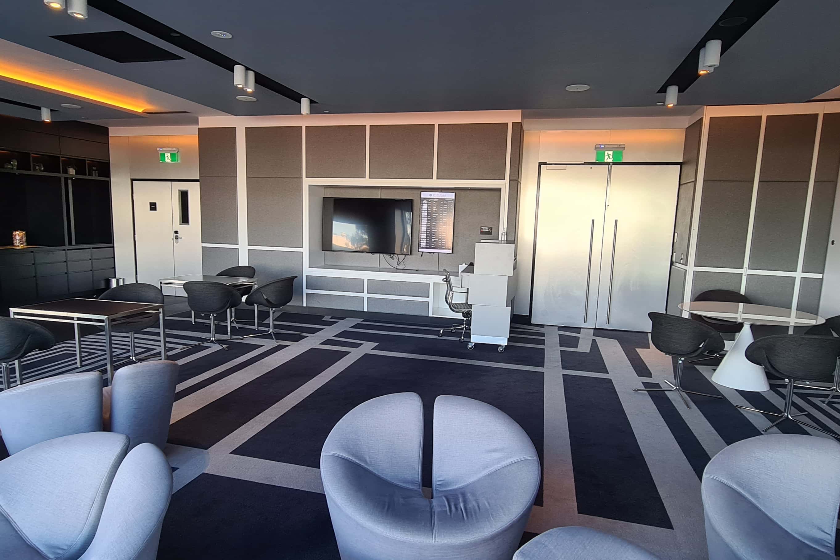 Executive Lounge 3