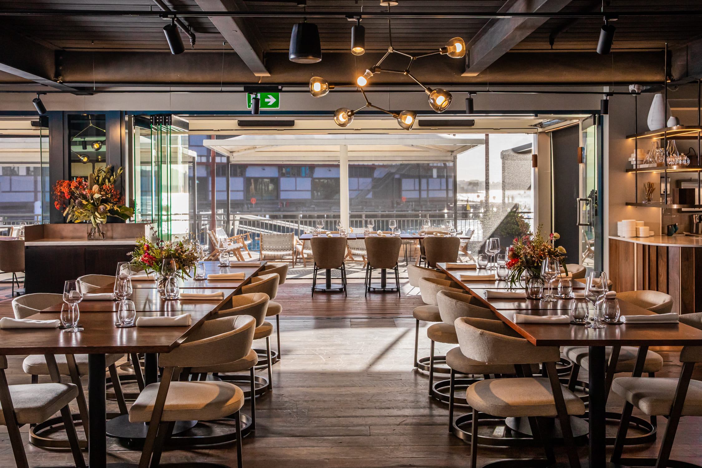 PIER dining - Restaurant BUYOUT