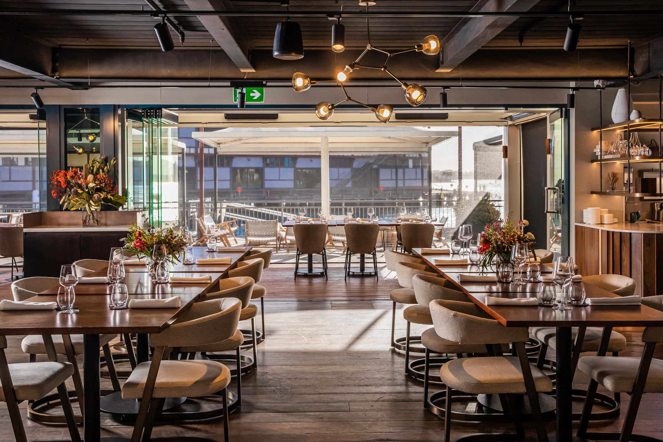 PIER dining - Restaurant BUYOUT 0