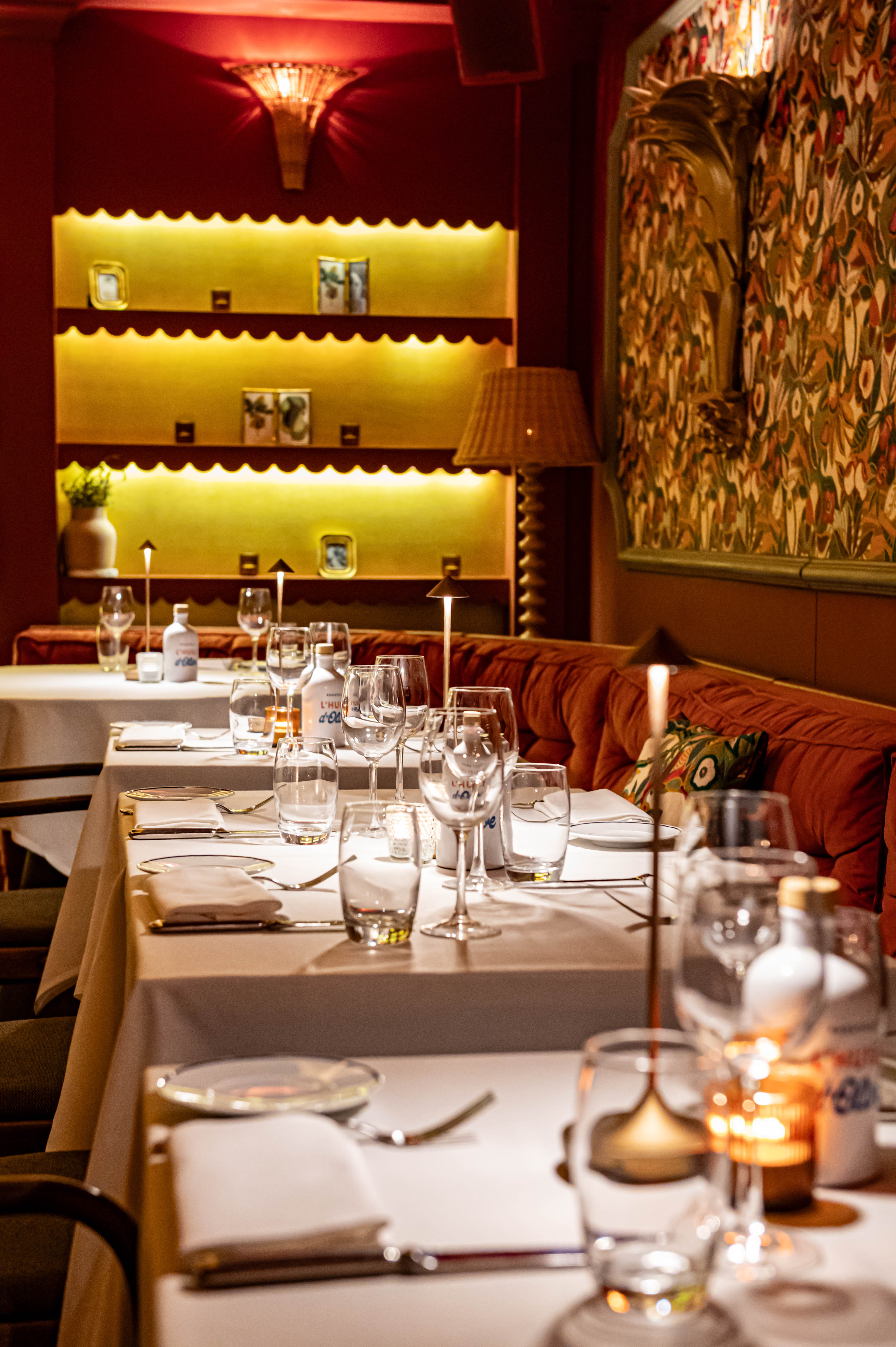 Velvet Room - Full private  4